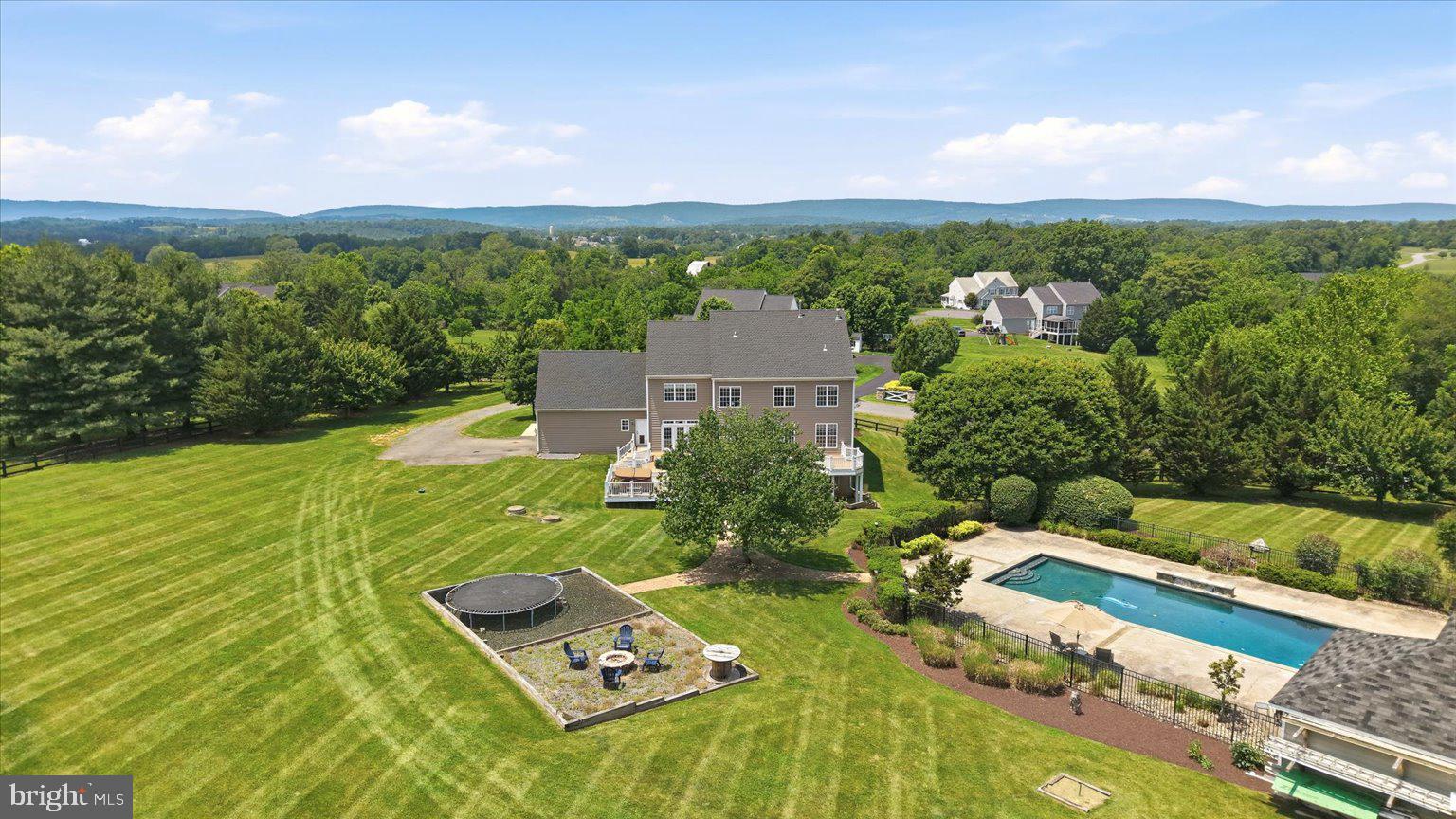 OAK KNOLL FARMS - Residential