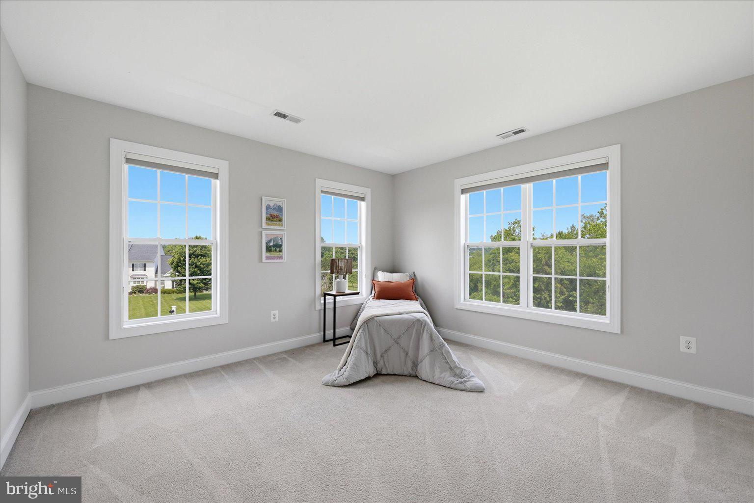 OAK KNOLL FARMS - Residential
