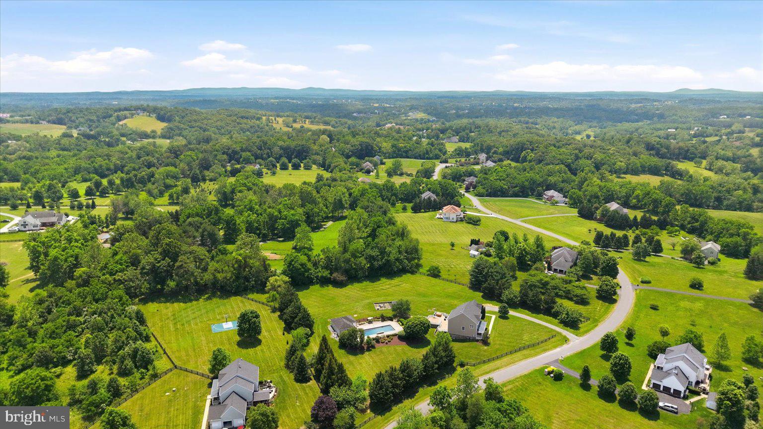 OAK KNOLL FARMS - Residential