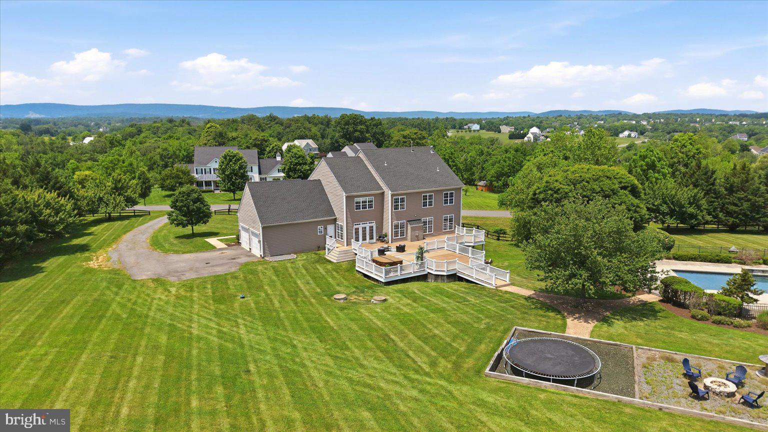 OAK KNOLL FARMS - Residential