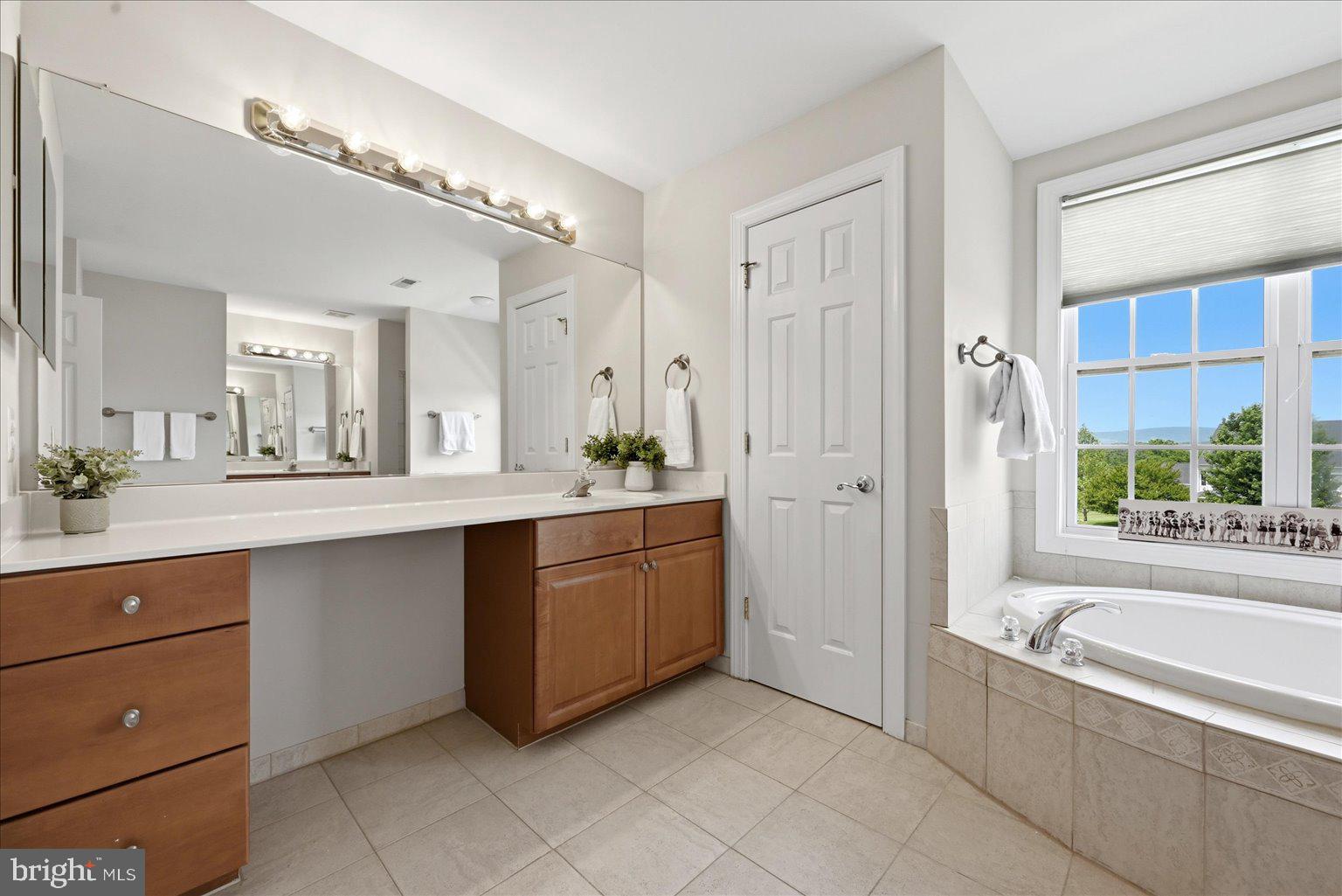 OAK KNOLL FARMS - Residential