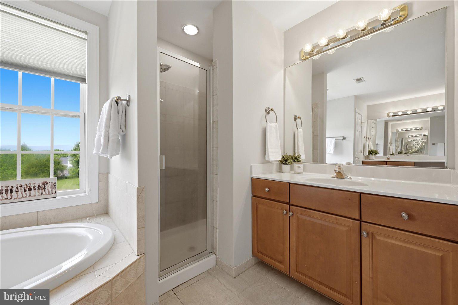 OAK KNOLL FARMS - Residential