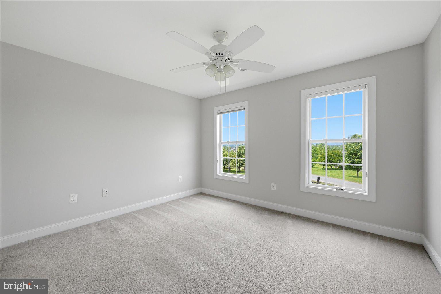 OAK KNOLL FARMS - Residential