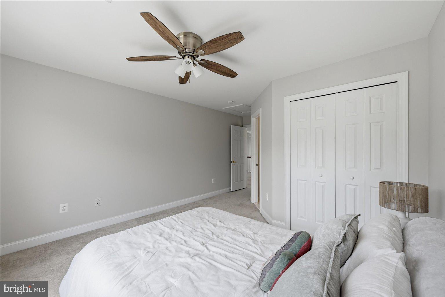 OAK KNOLL FARMS - Residential