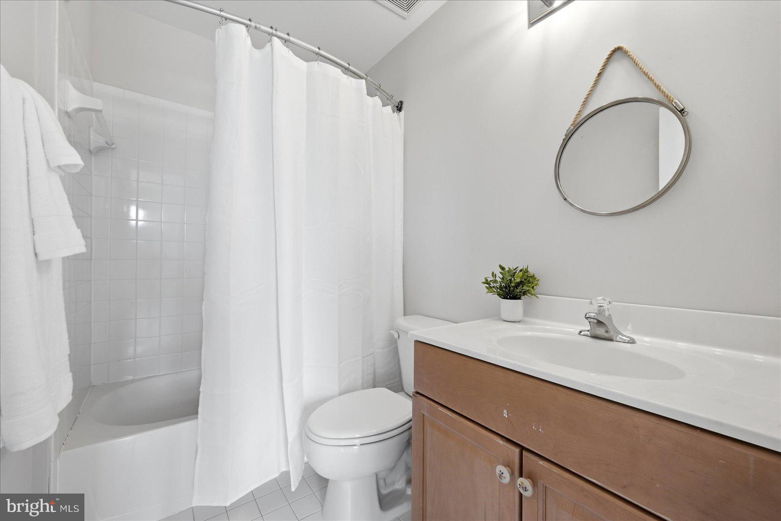 OAK KNOLL FARMS - Residential