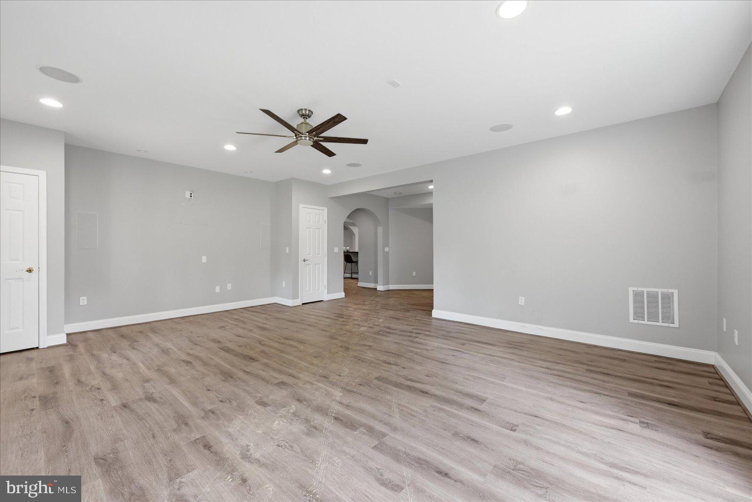 OAK KNOLL FARMS - Residential