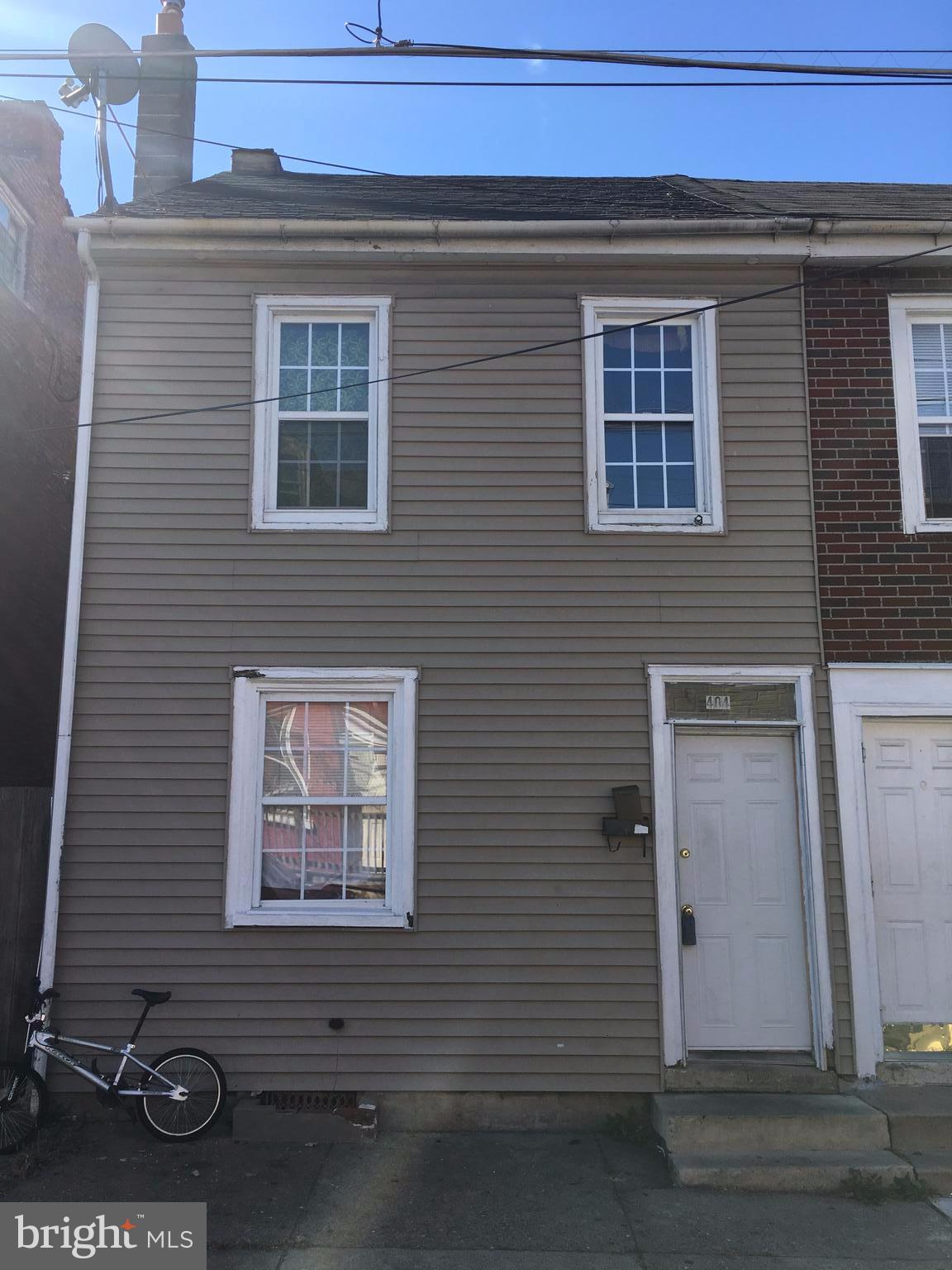 3 BEDROOM TENANT OCCUPIED HOME. INCLUDED 2 GARAGES $50.00/MONTH EACHRENT PER MONTH IS $800.00