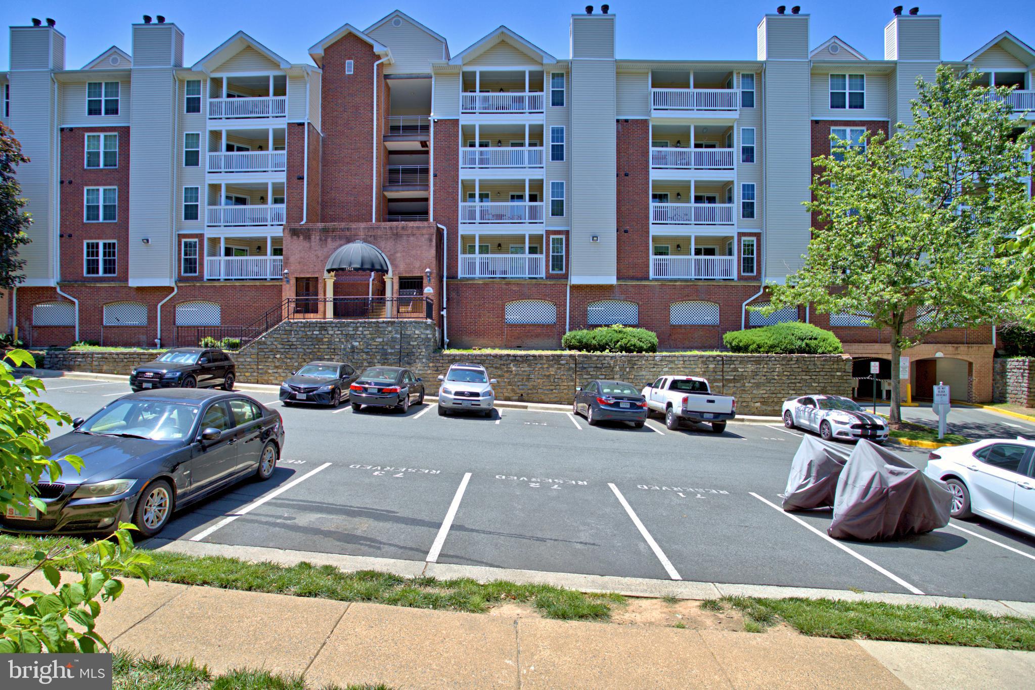 FOUNTAINS AT MCLEAN - Residential