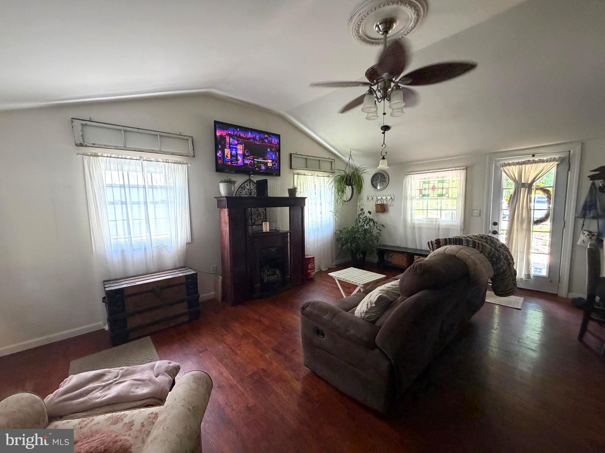 GLENWOOD FOREST - Residential