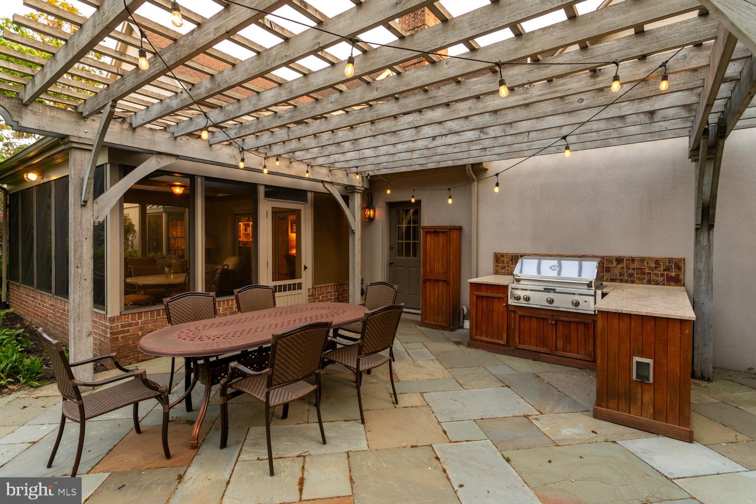 MONDAMIN PLACE - Residential