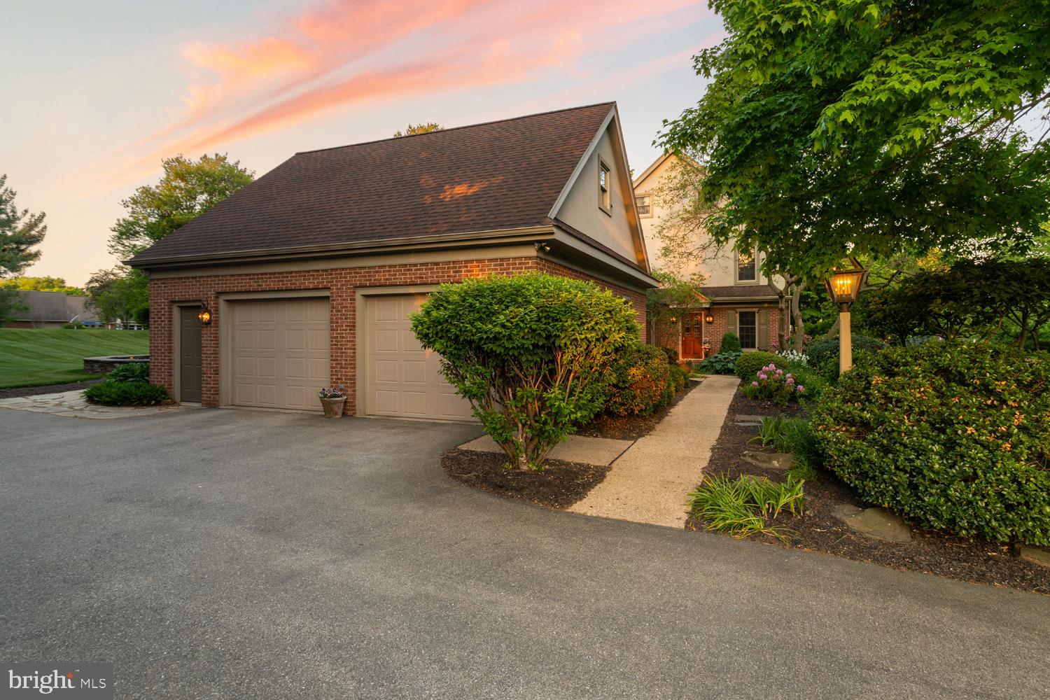 MONDAMIN PLACE - Residential