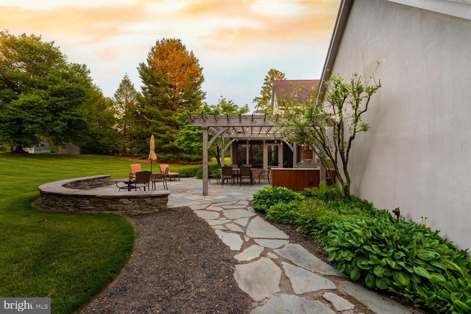 MONDAMIN PLACE - Residential