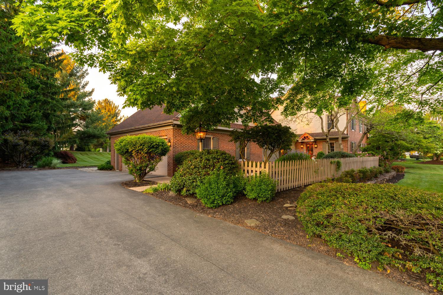 MONDAMIN PLACE - Residential