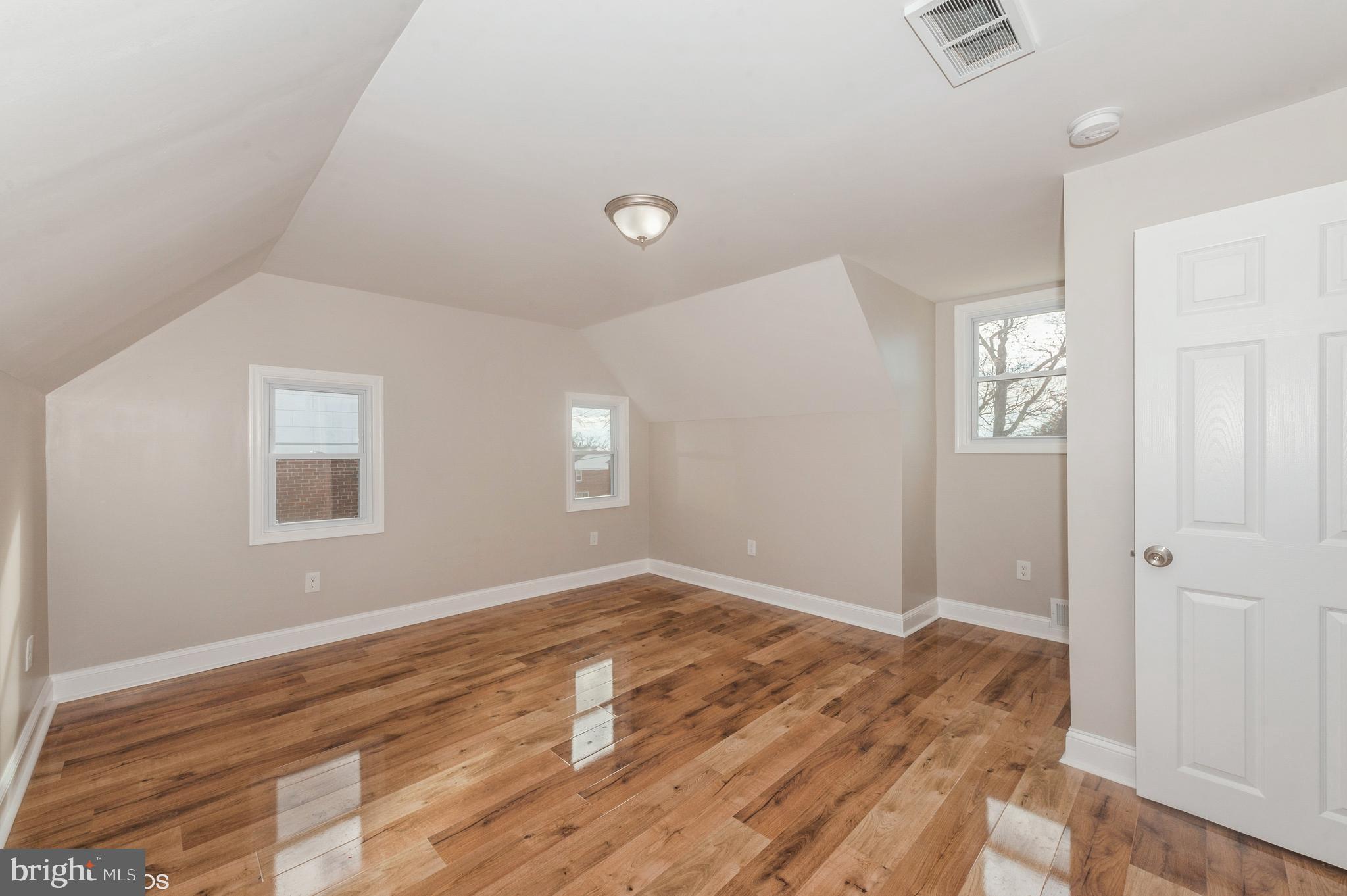 IDLEWOOD - Residential