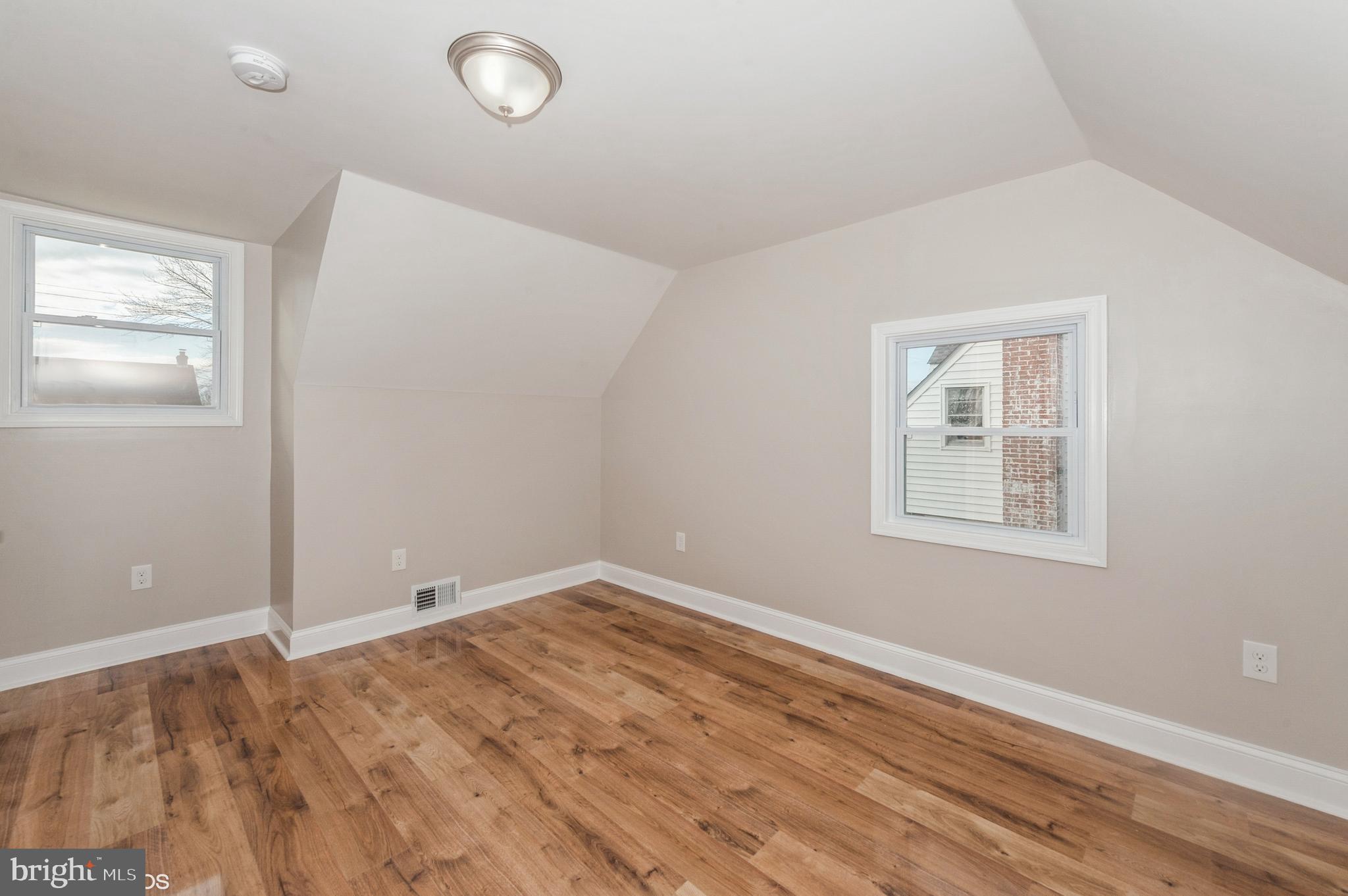 IDLEWOOD - Residential