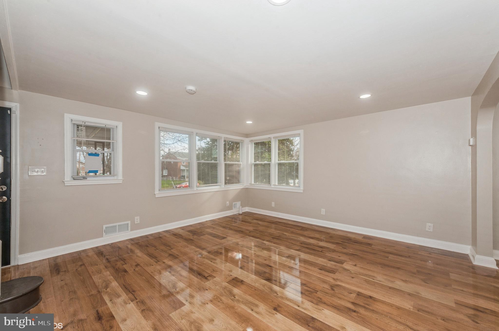 IDLEWOOD - Residential