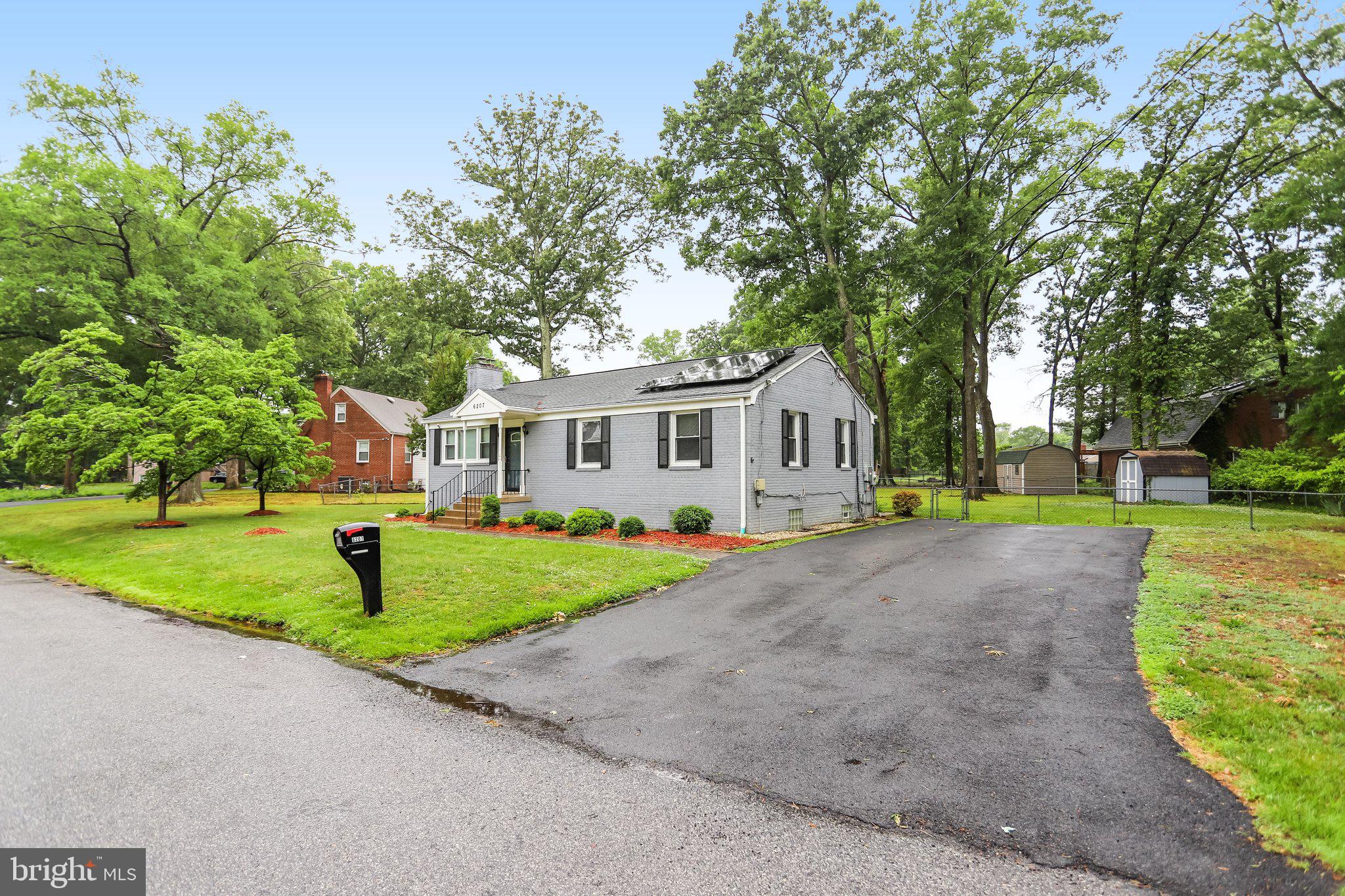 ANDREWS MANOR - Residential