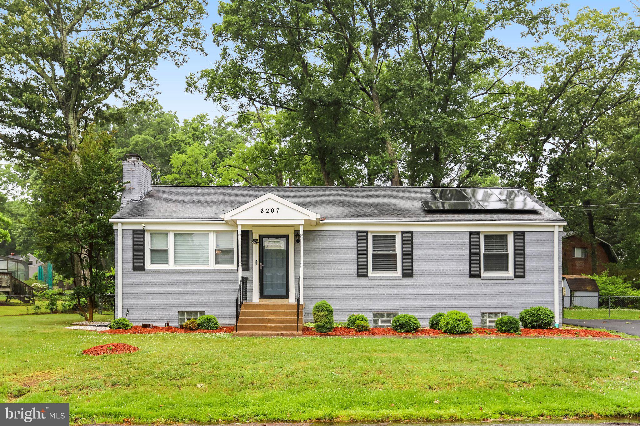 ANDREWS MANOR - Residential