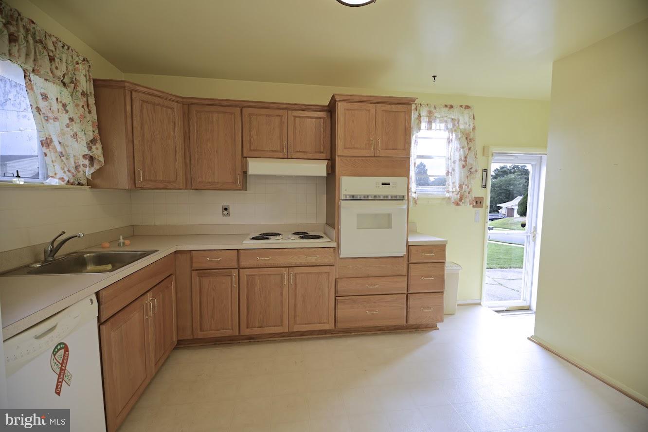 PERRY HALL ESTATES - Residential