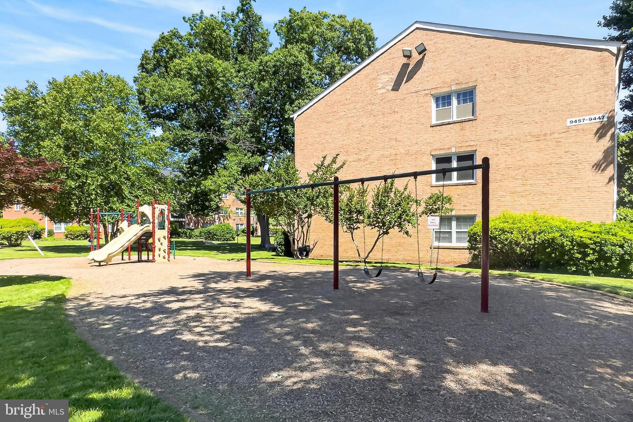 FOXCROFT COLONY CONDOS - Residential