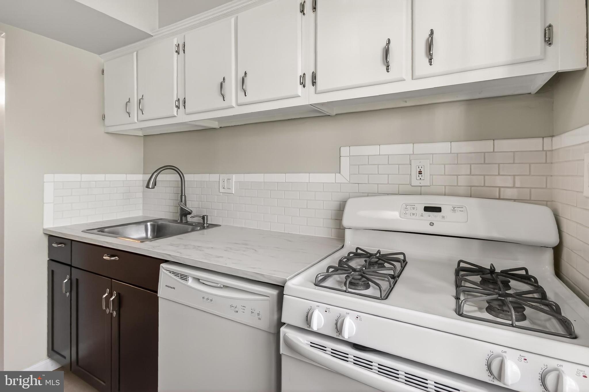 FOXCROFT COLONY CONDOS - Residential