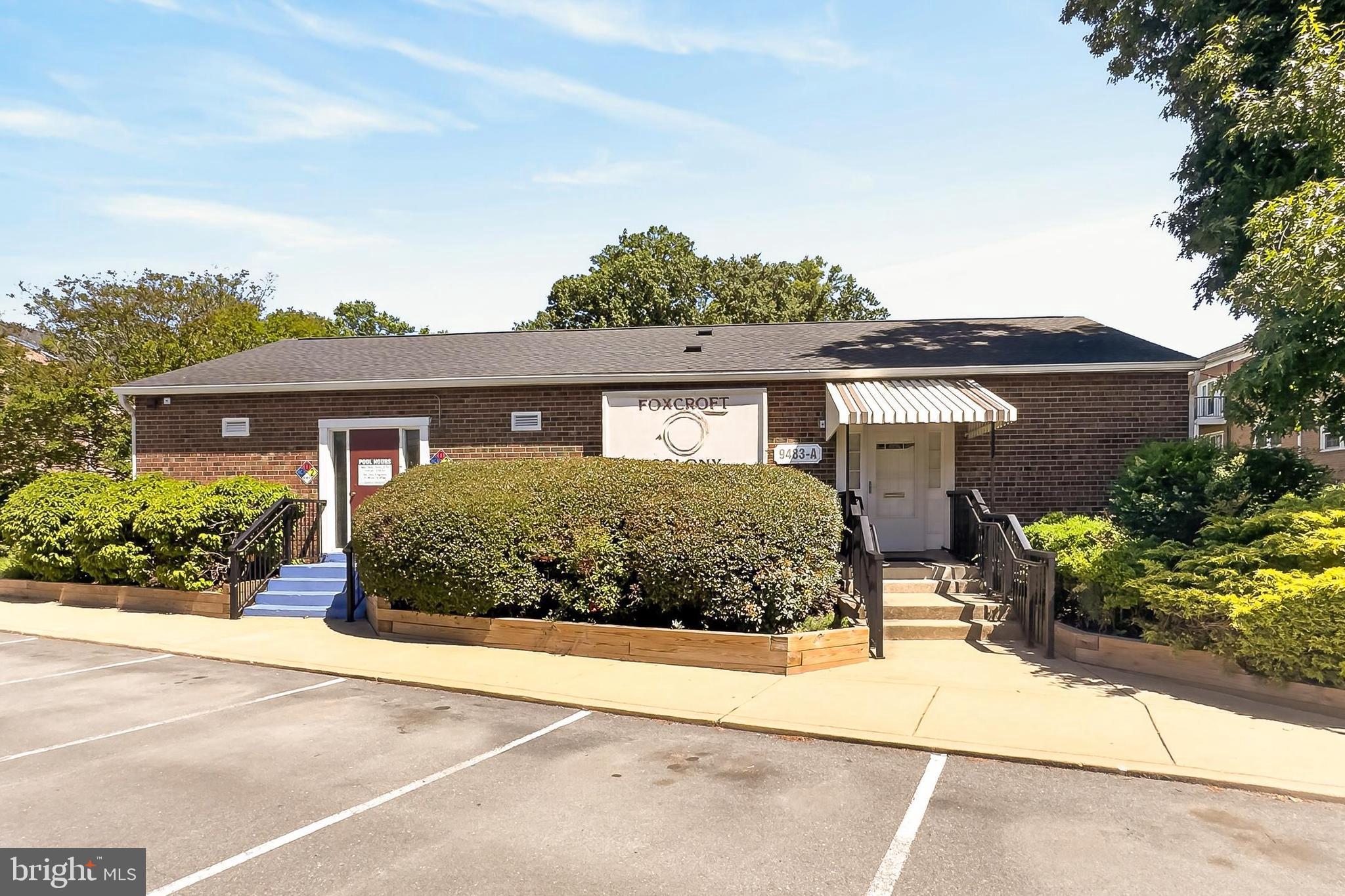 FOXCROFT COLONY CONDOS - Residential