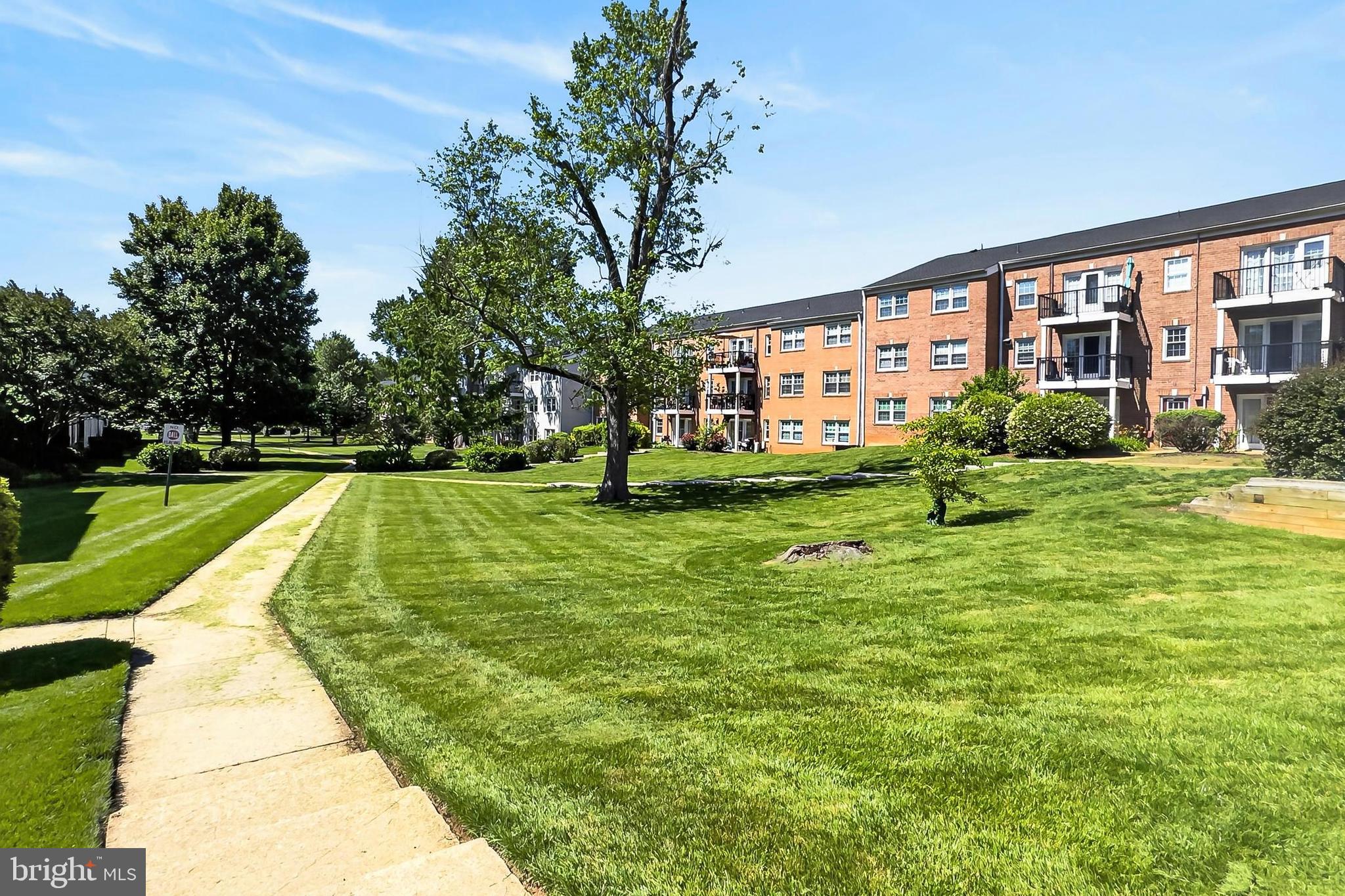 FOXCROFT COLONY CONDOS - Residential