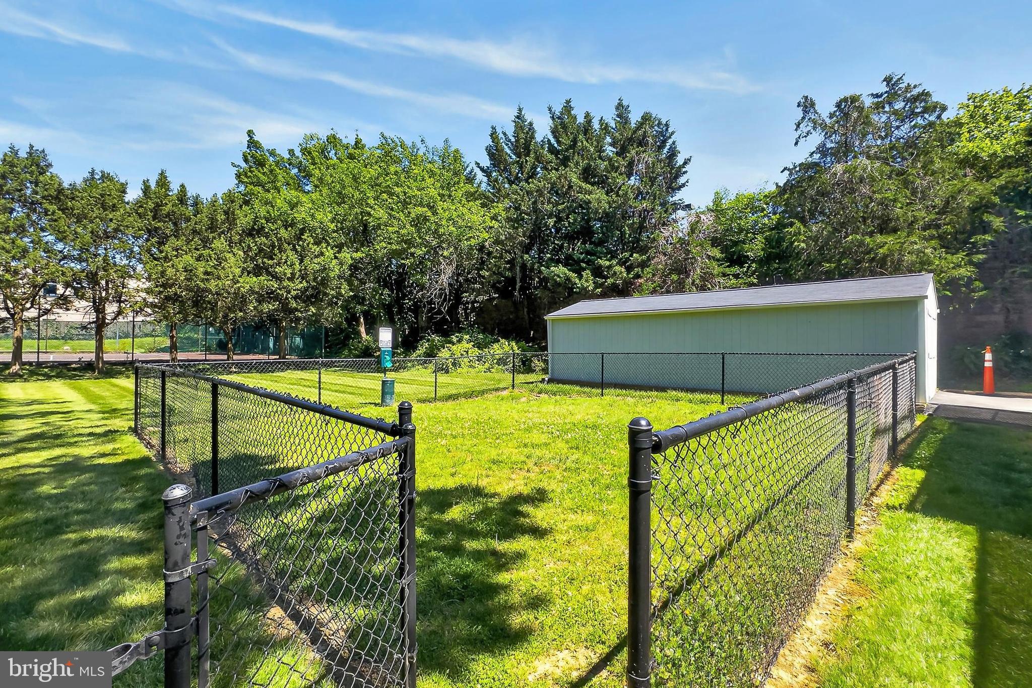 FOXCROFT COLONY CONDOS - Residential