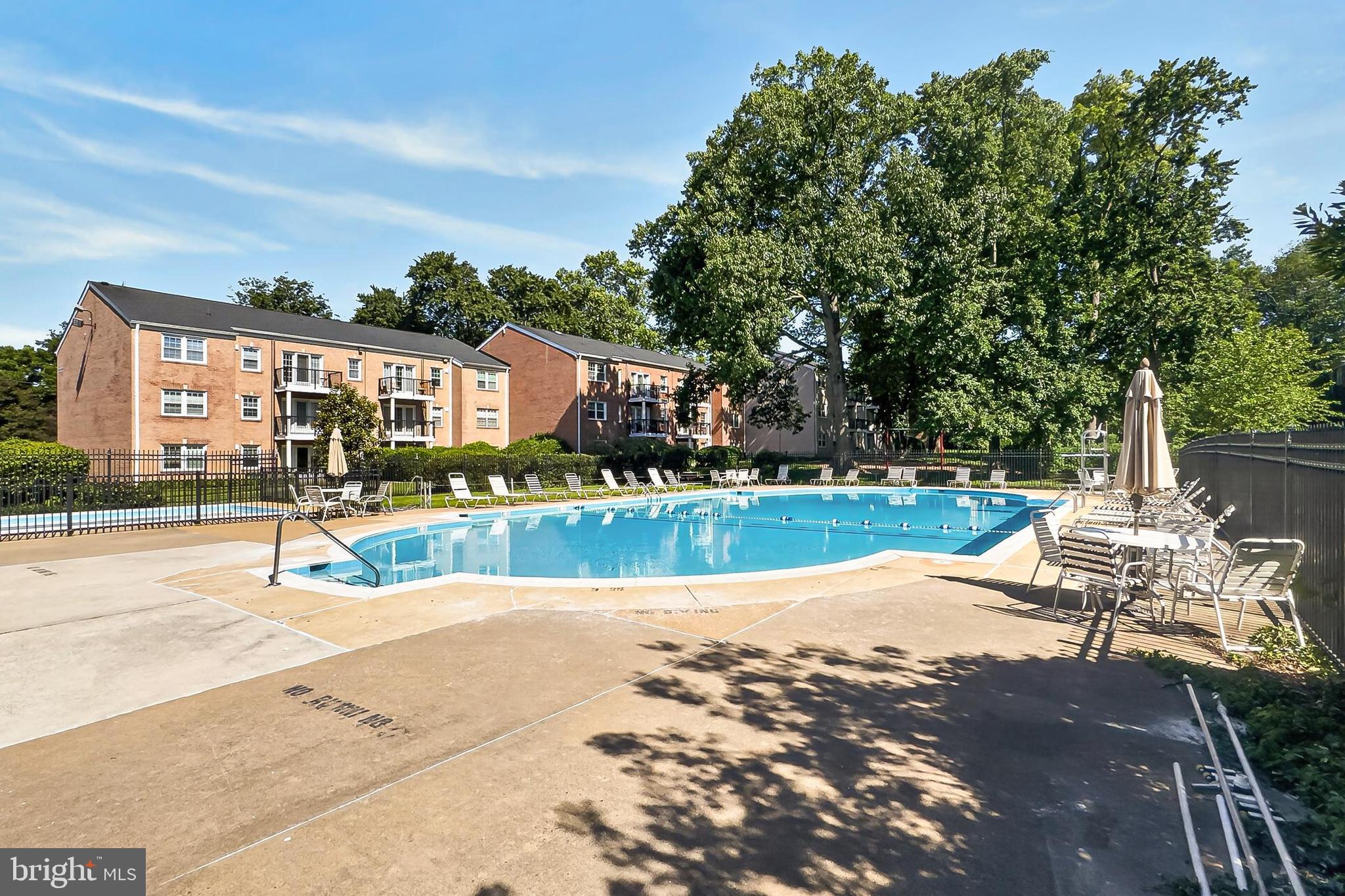 FOXCROFT COLONY CONDOS - Residential