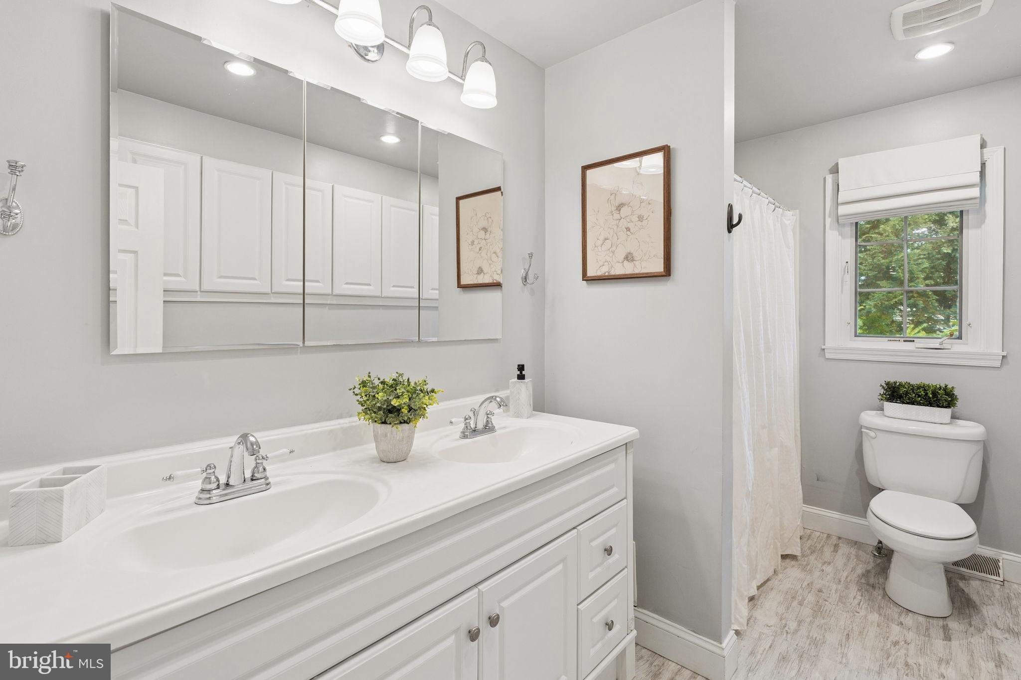 ORCHARD HILLS - Residential