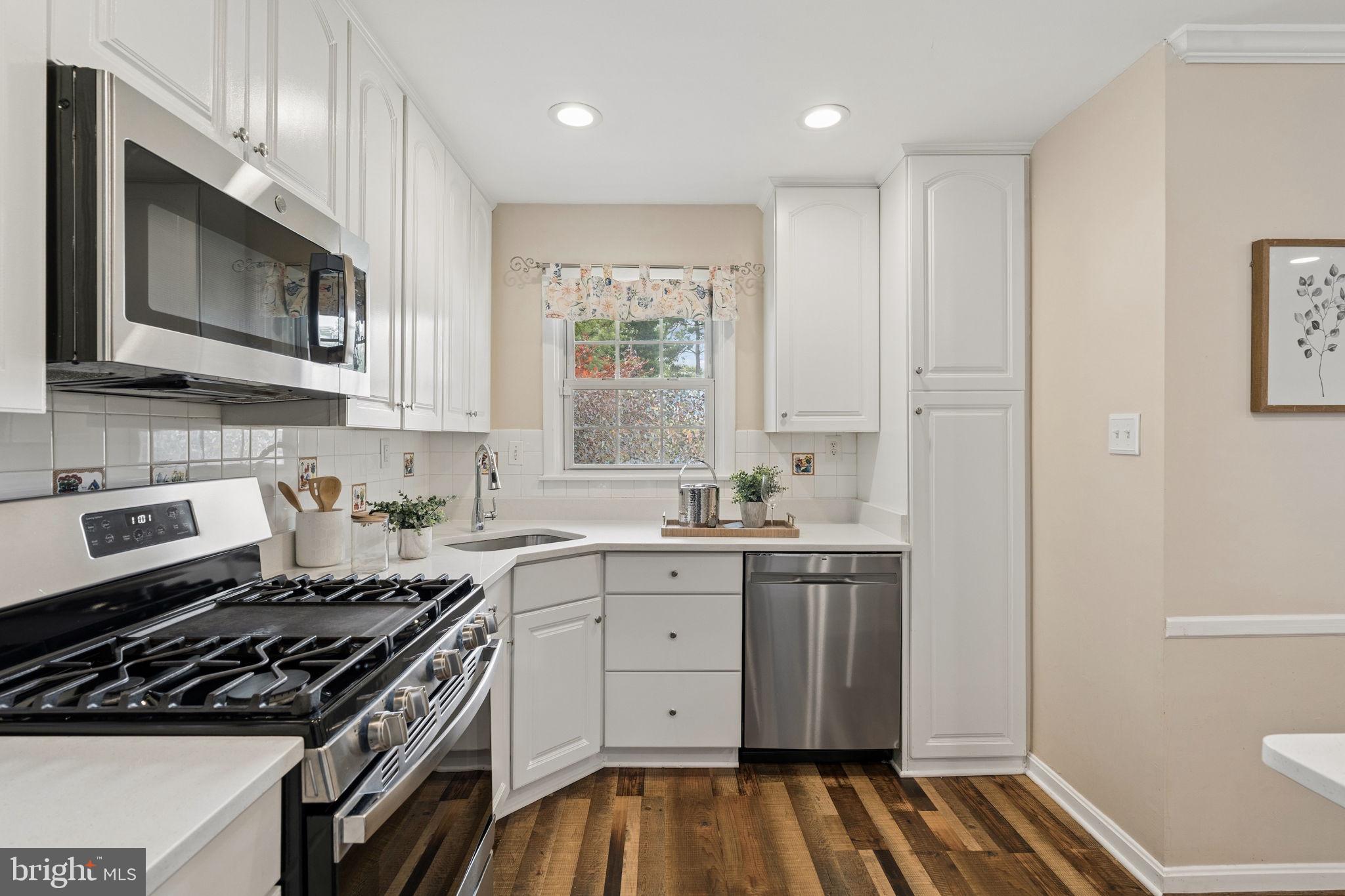 ORCHARD HILLS - Residential