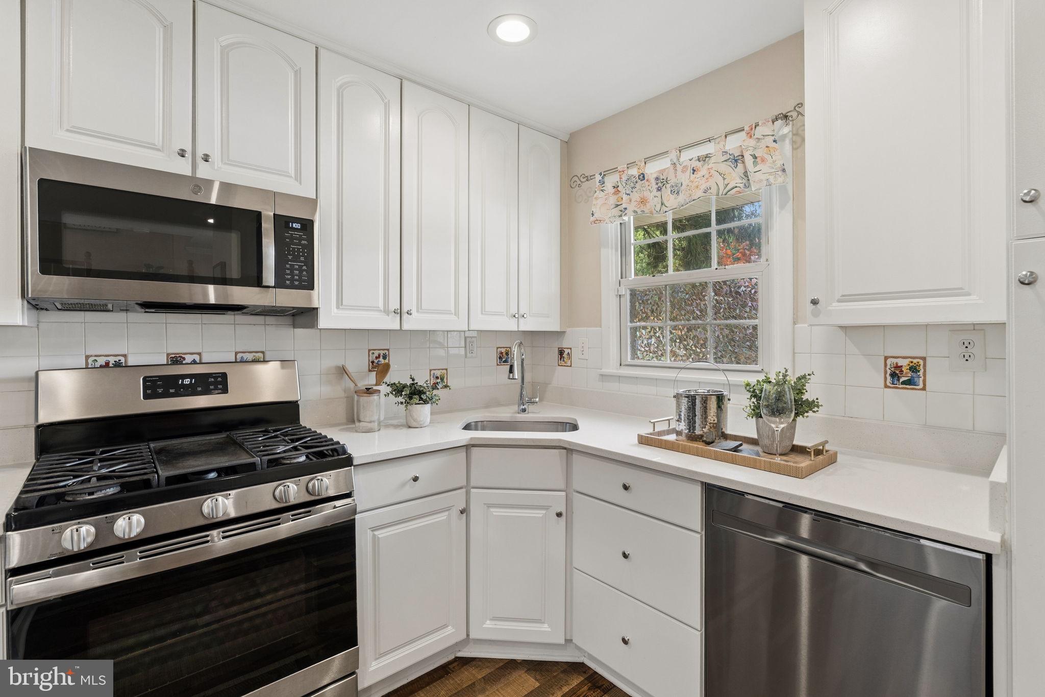 ORCHARD HILLS - Residential