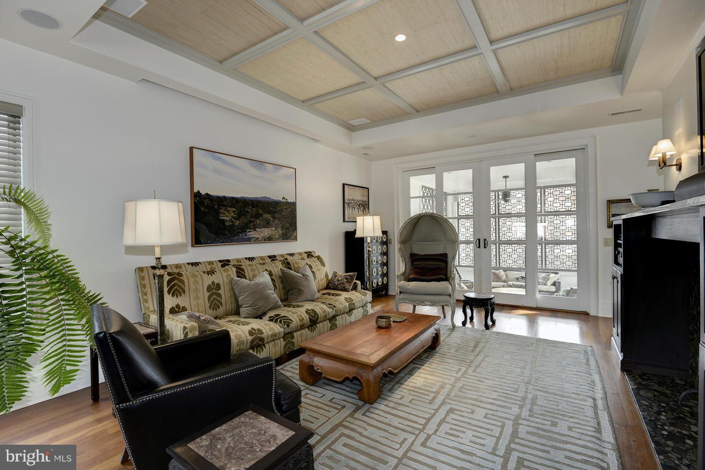 VIRGINIA SQUARE - Residential
