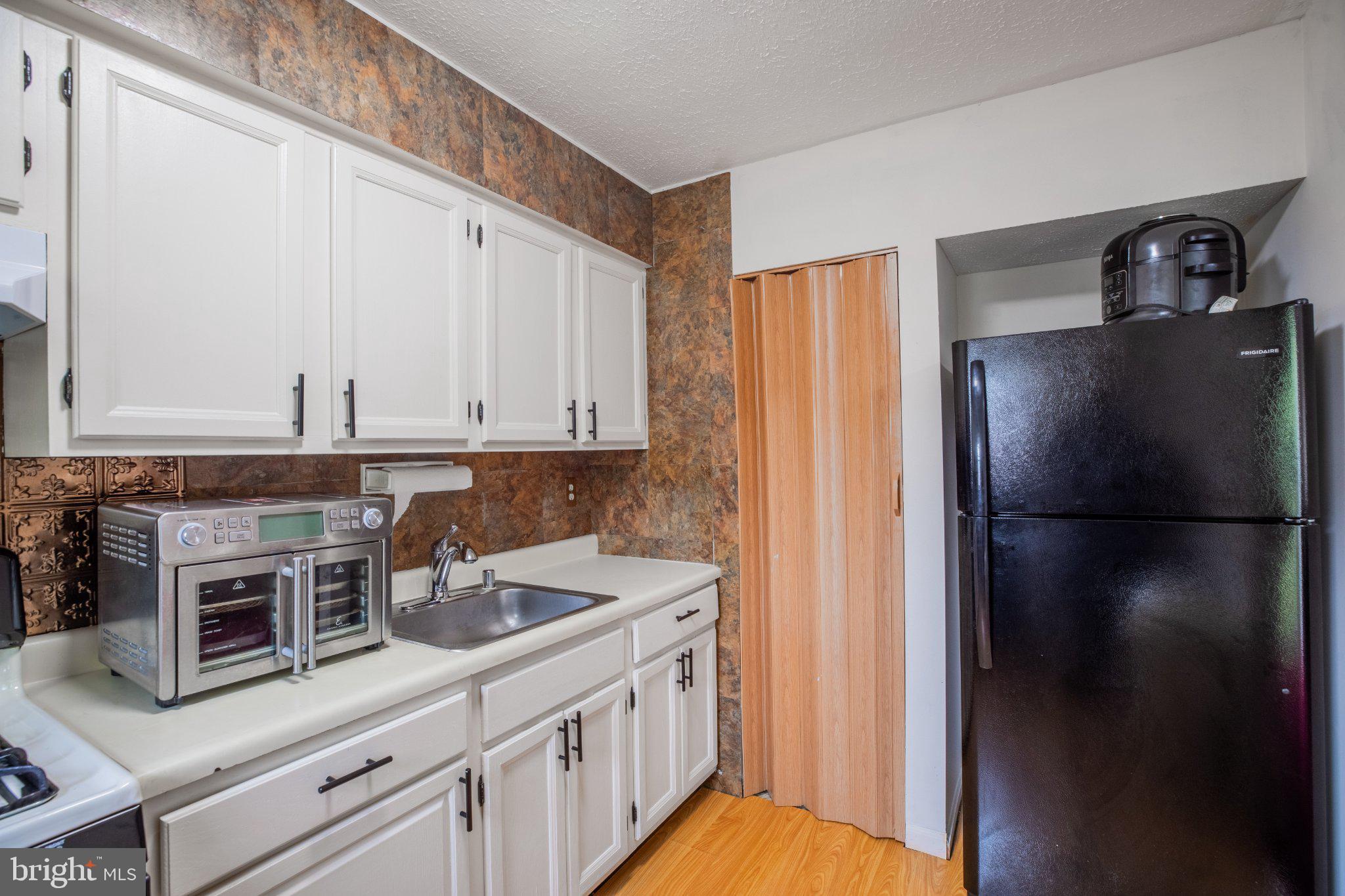 PICKWICK VILLAGE - Residential