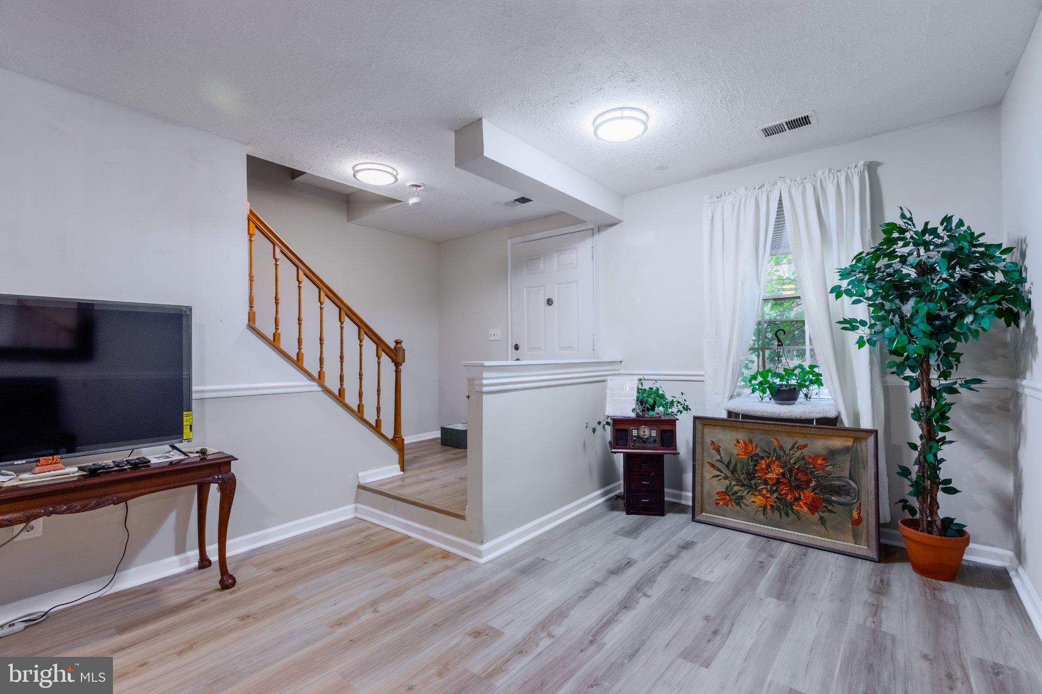 PICKWICK VILLAGE - Residential