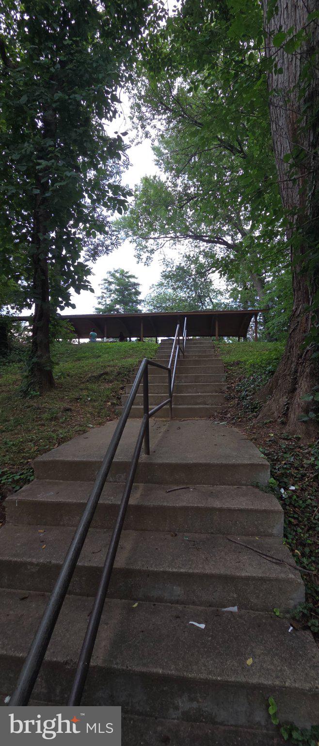 PICKWICK VILLAGE - Residential