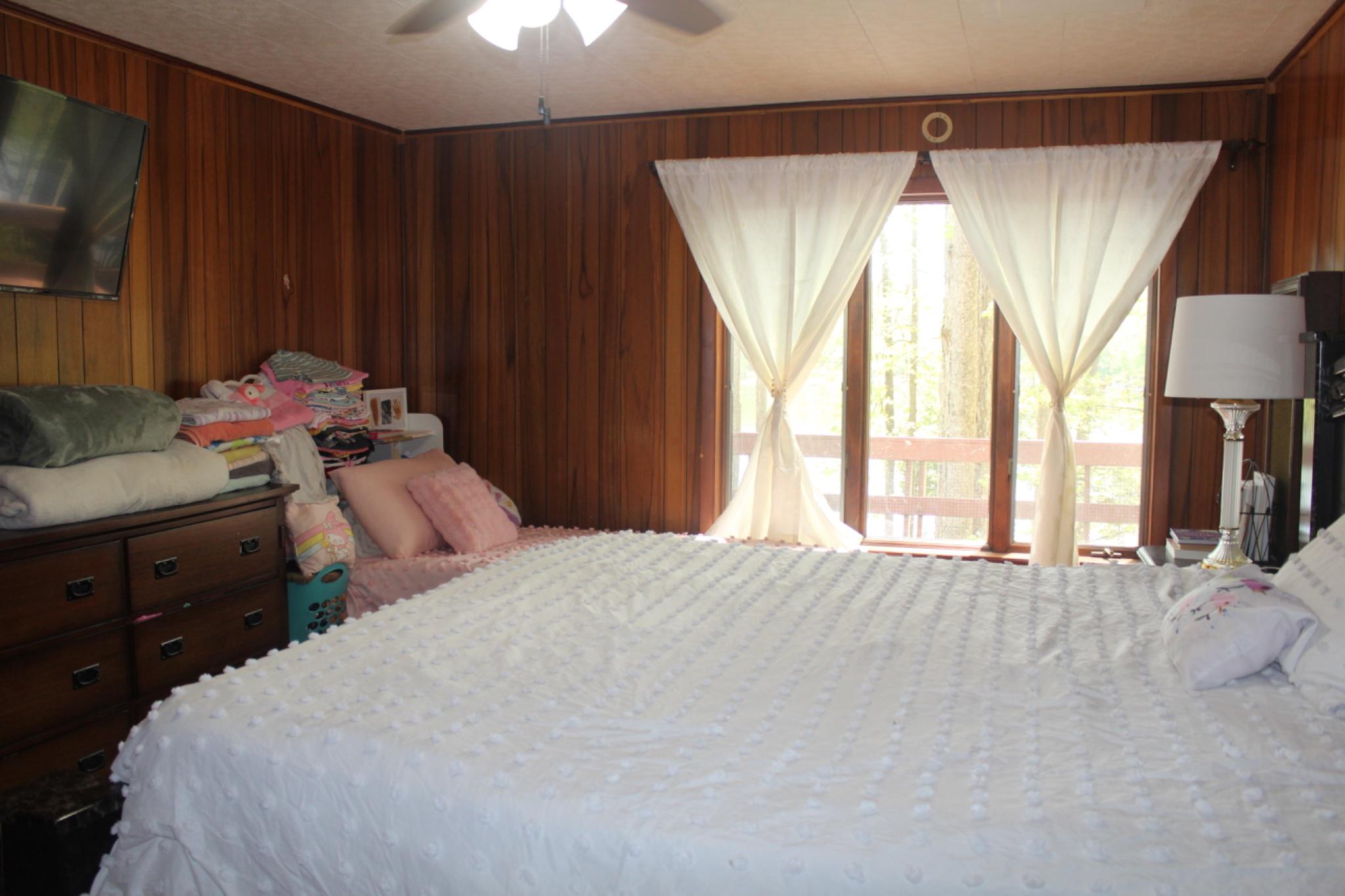 LAKE CAROLINE - Residential