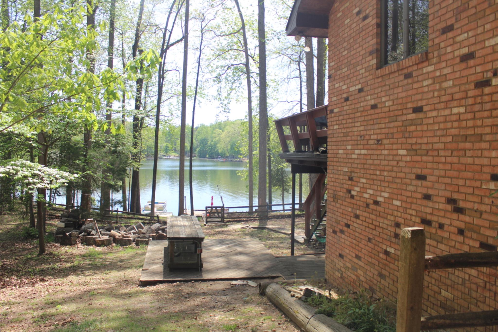 LAKE CAROLINE - Residential