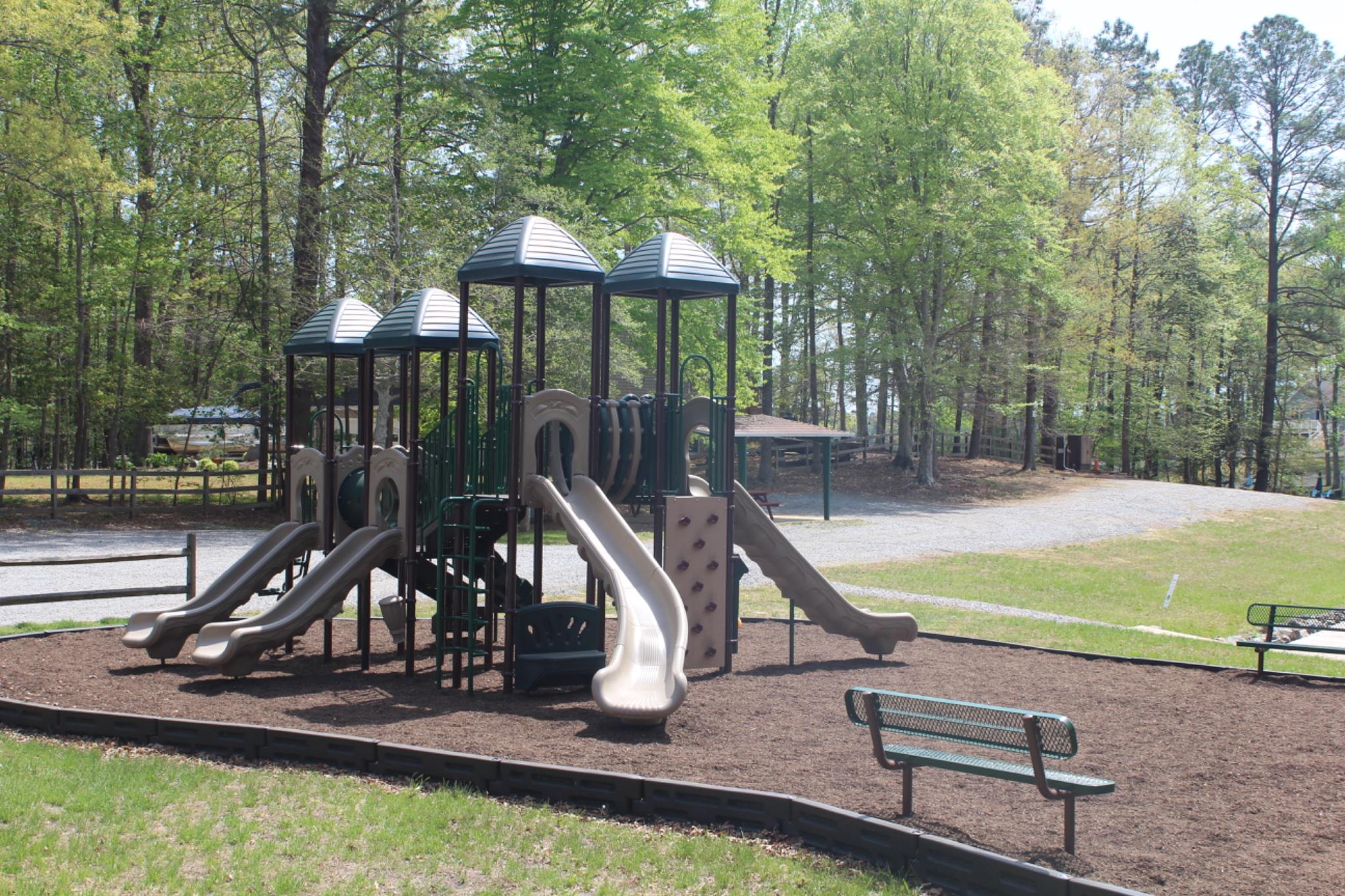 LAKE CAROLINE - Residential