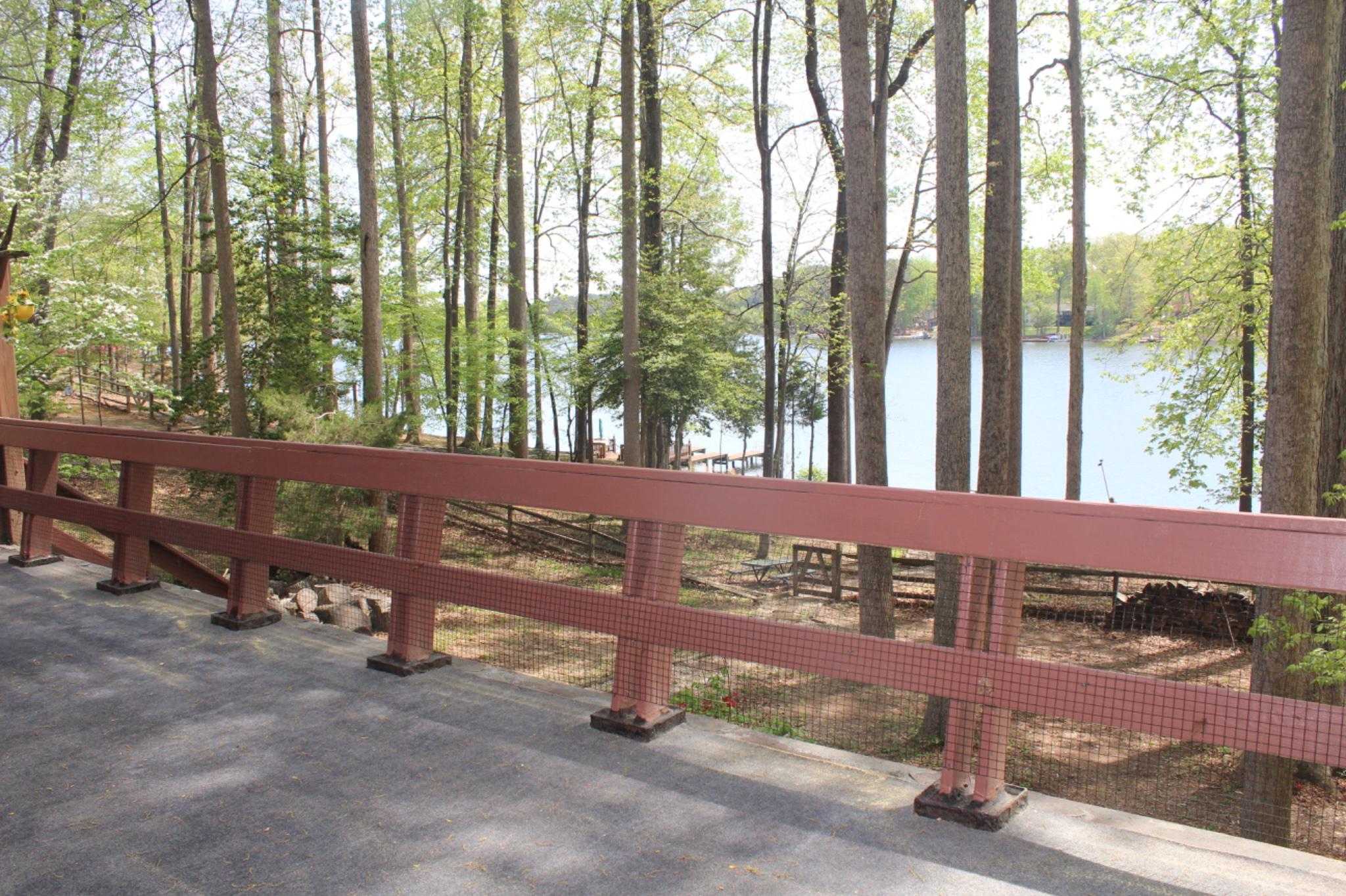 LAKE CAROLINE - Residential