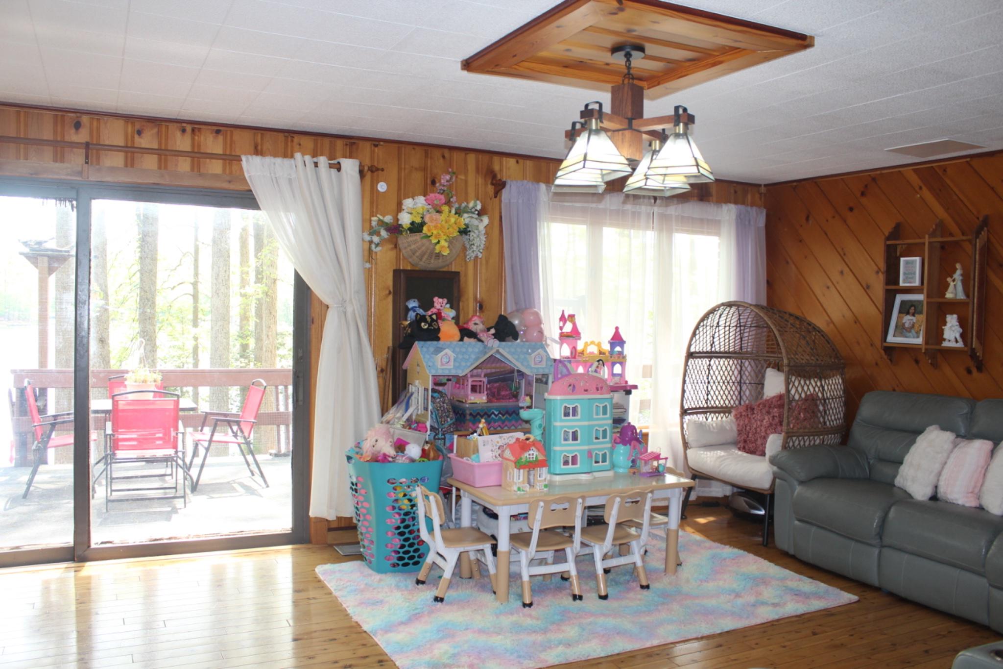 LAKE CAROLINE - Residential