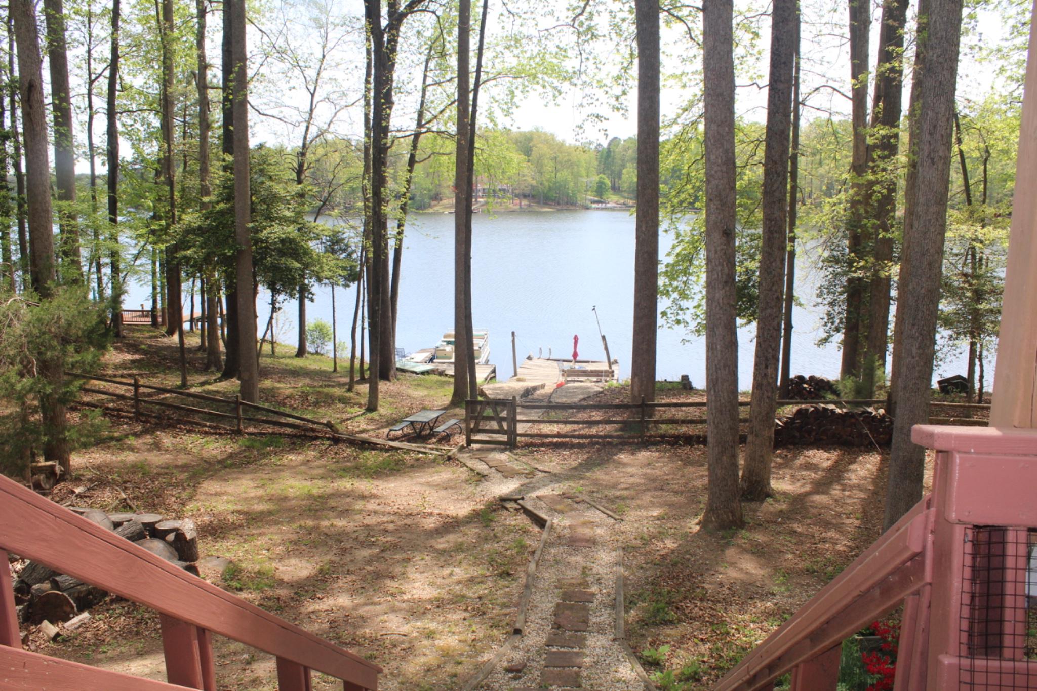 LAKE CAROLINE - Residential