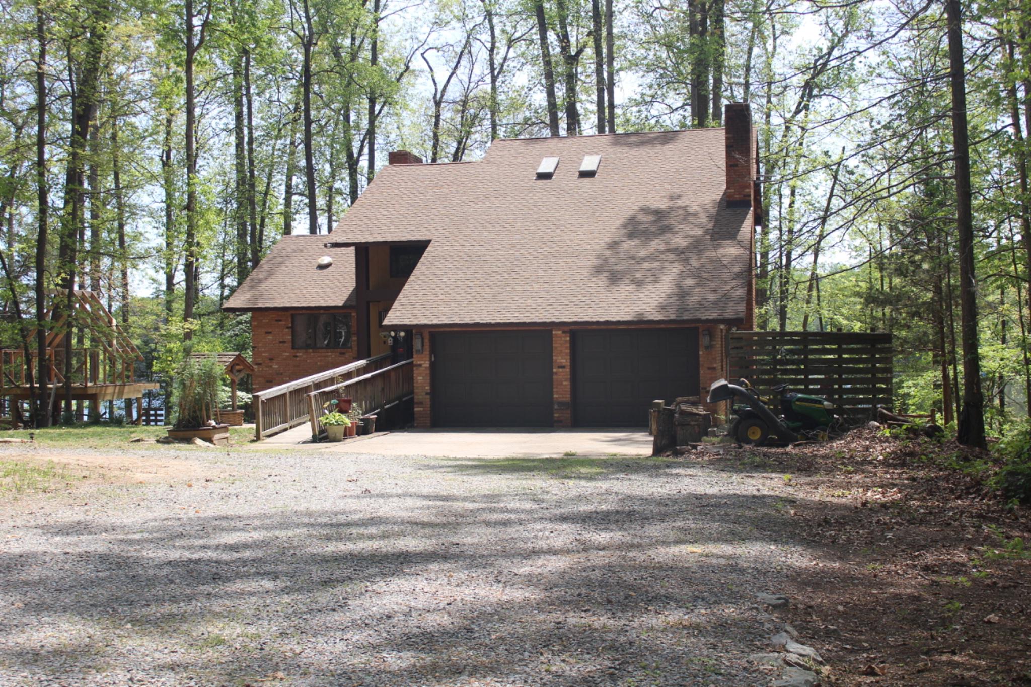 LAKE CAROLINE - Residential