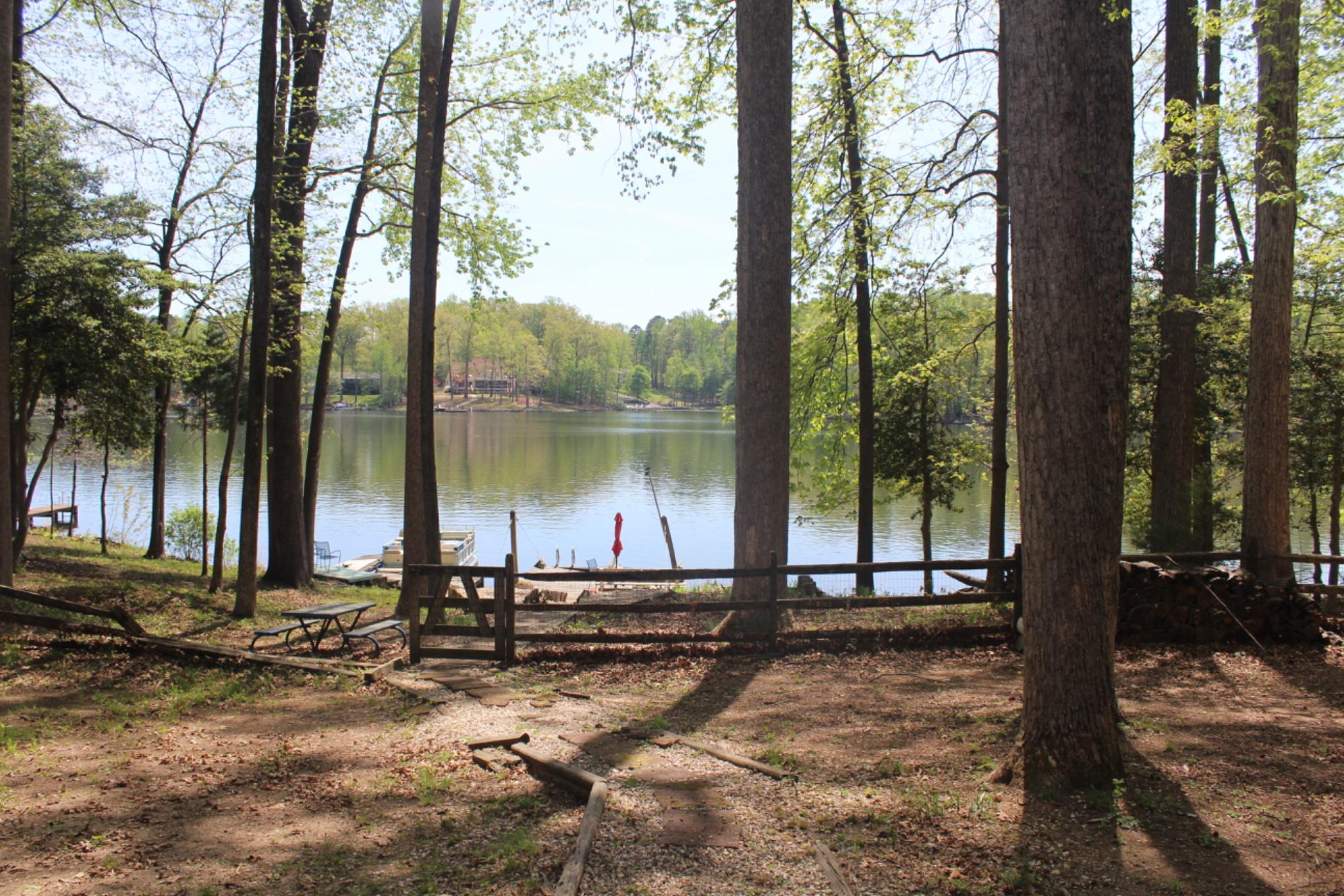 LAKE CAROLINE - Residential