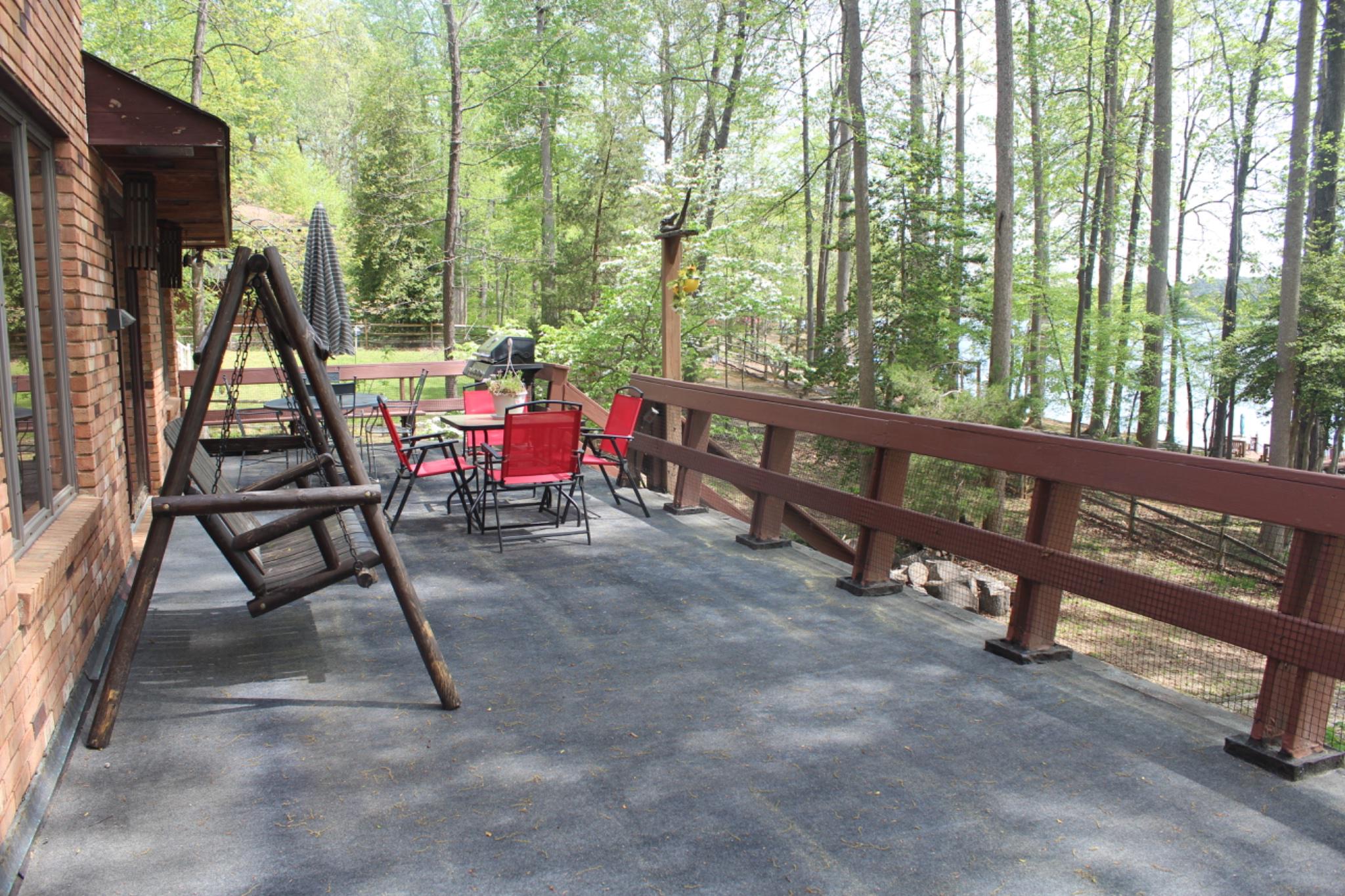 LAKE CAROLINE - Residential