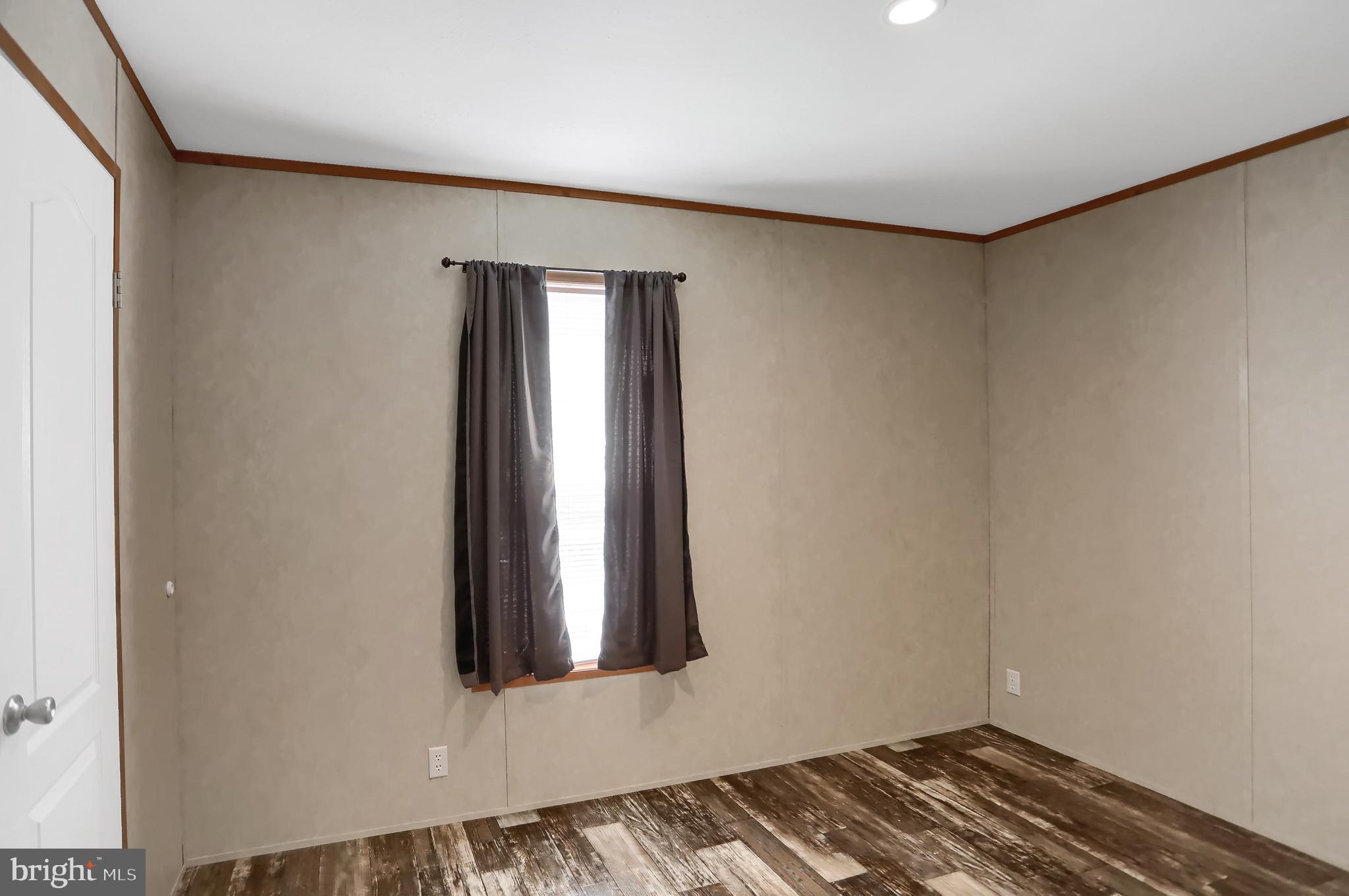 MIDLAND PARK - Residential