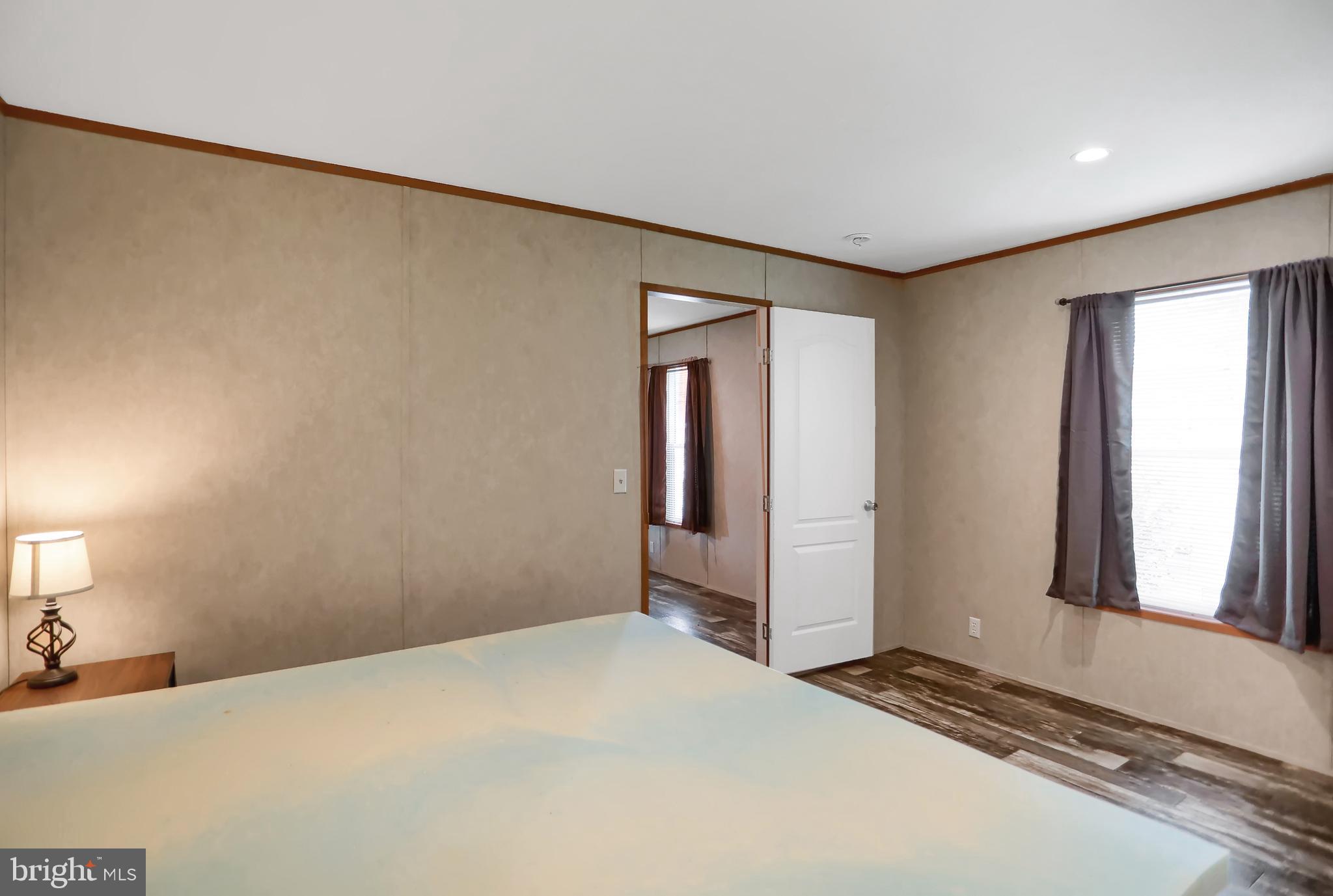 MIDLAND PARK - Residential
