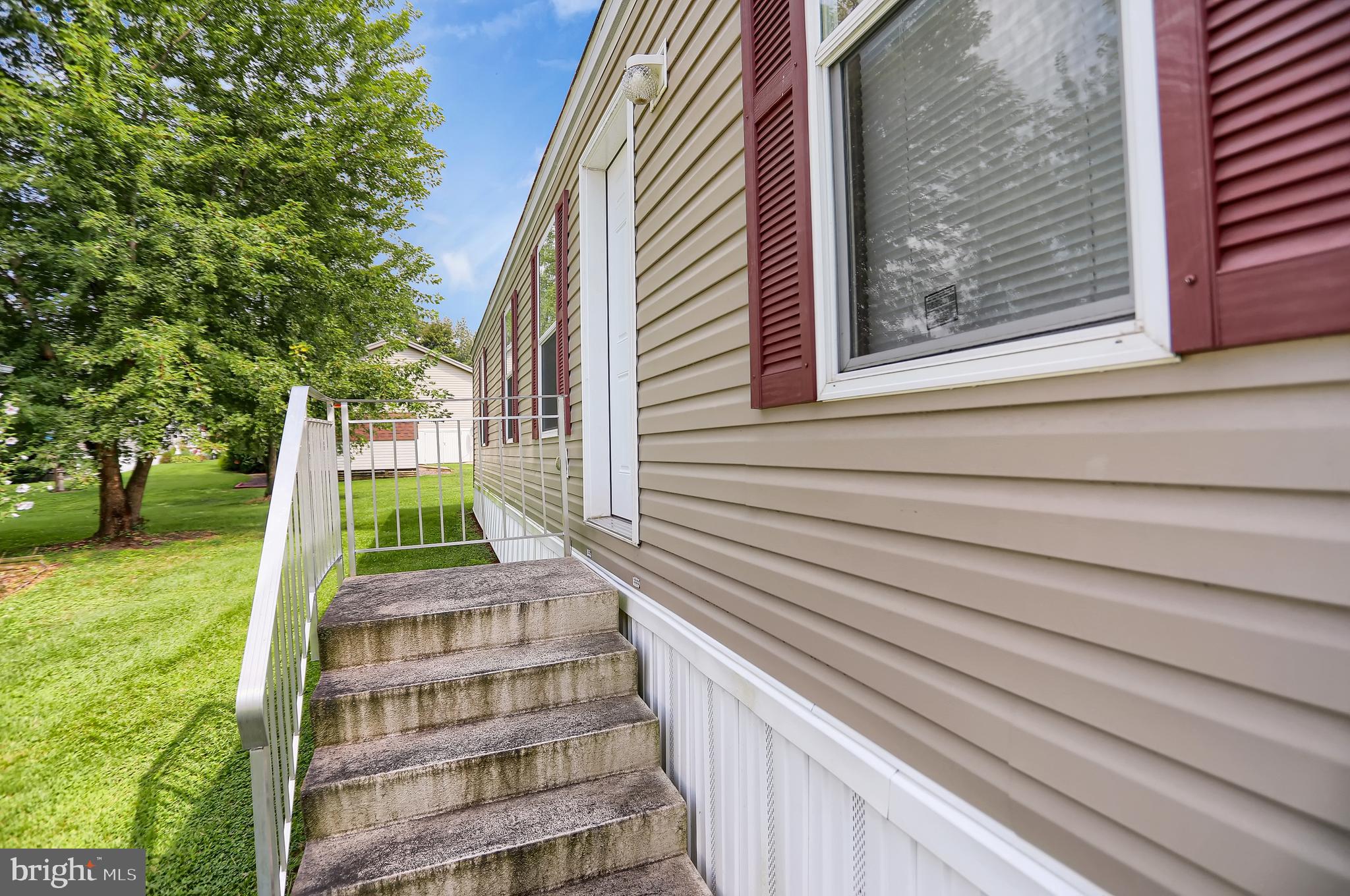MIDLAND PARK - Residential