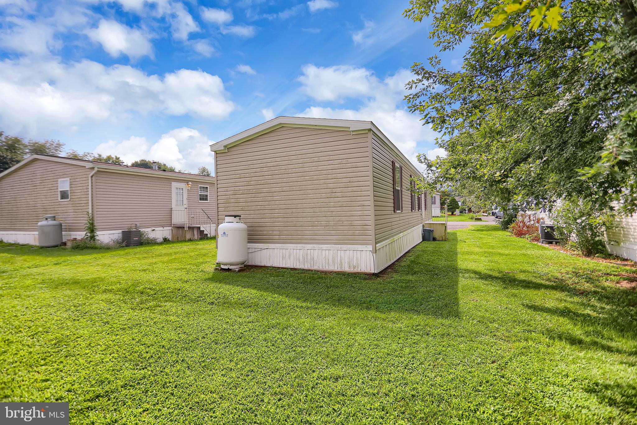 MIDLAND PARK - Residential