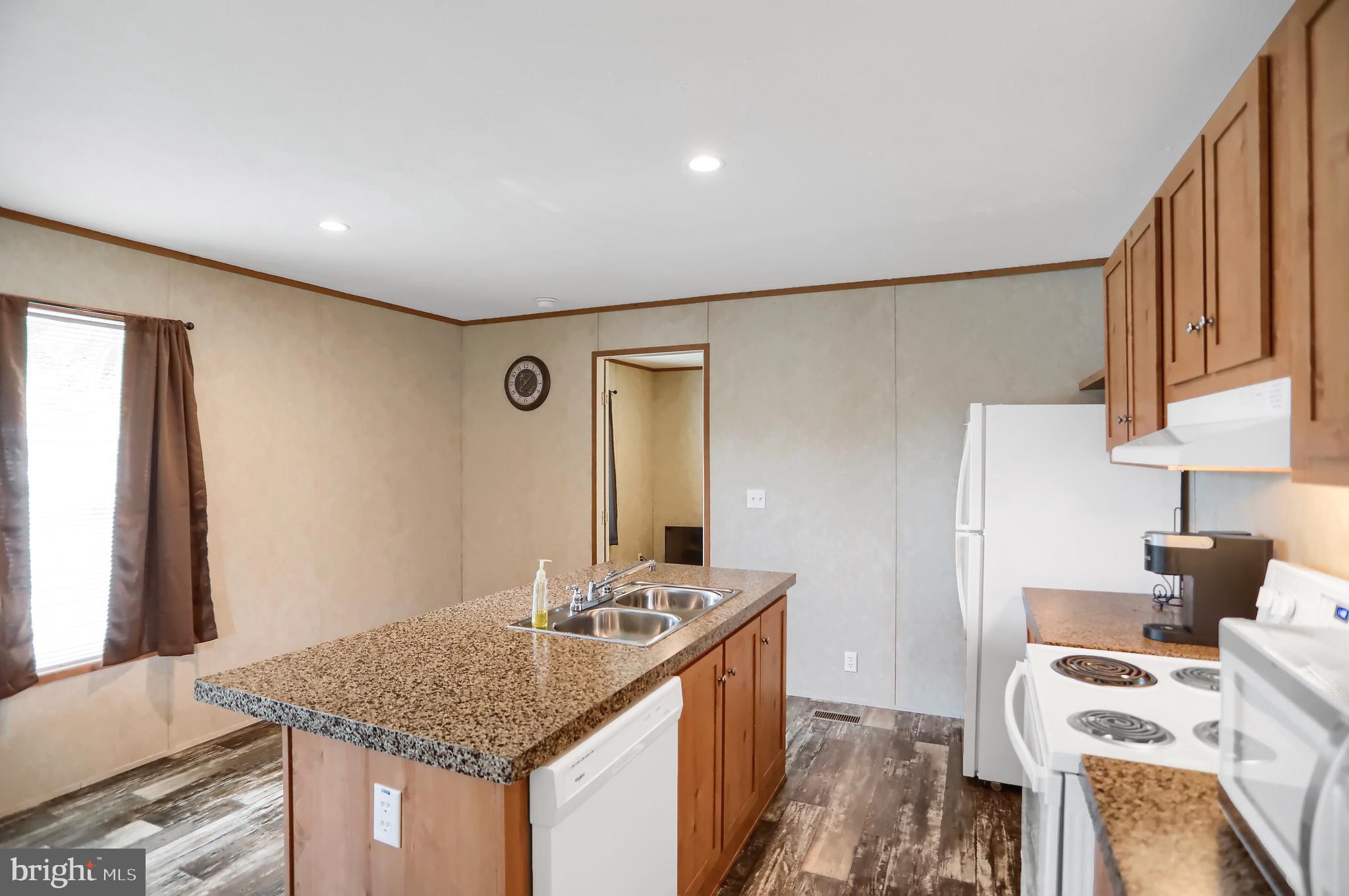 MIDLAND PARK - Residential